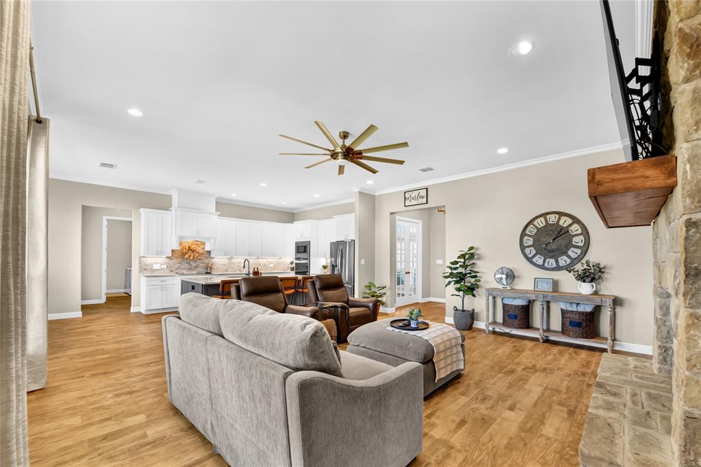 Weatherford, Texas, 76088, United States, 4 Bedrooms Bedrooms, ,3 BathroomsBathrooms,Residential,For Sale,2006084