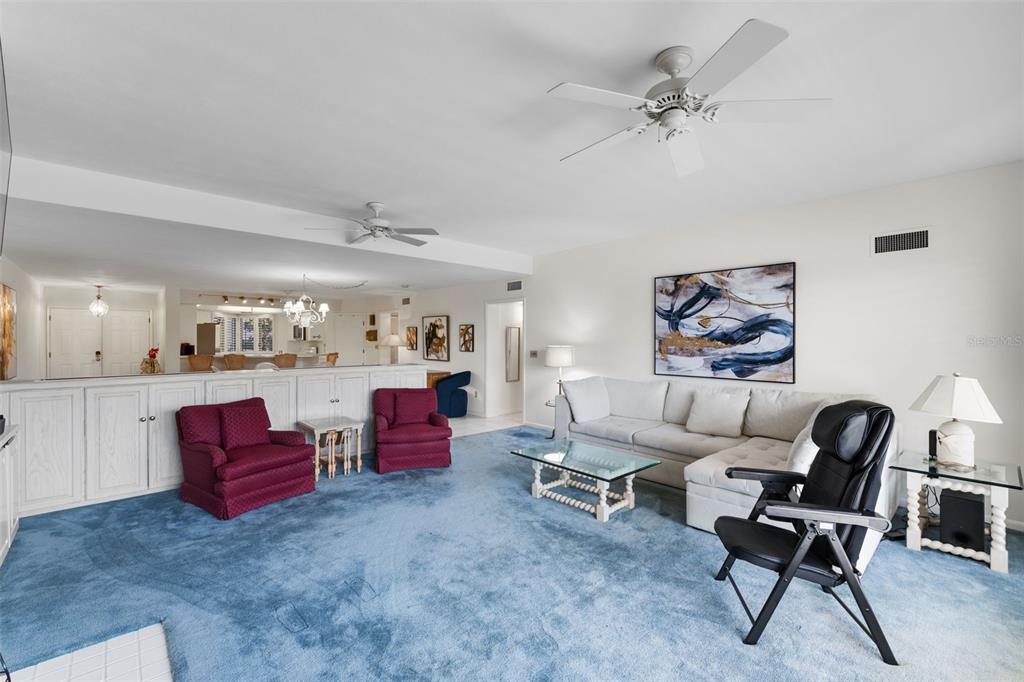 Orlando, Florida, 32819, United States, 2 Bedrooms Bedrooms, ,2 BathroomsBathrooms,Residential,For Sale,1787410