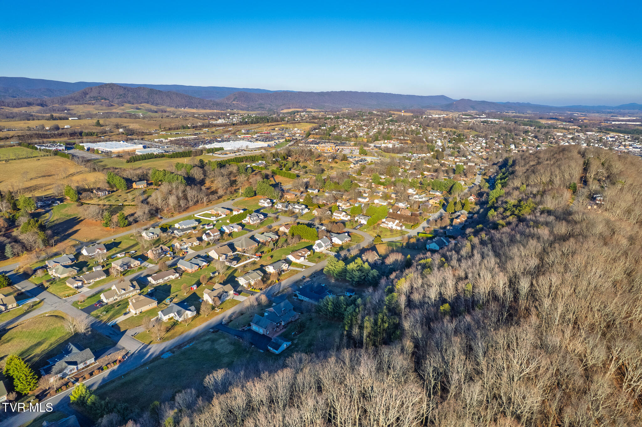 Wytheville, Virginia, 24382, United States, 4 Bedrooms Bedrooms, ,3 BathroomsBathrooms,Residential,For Sale,2005491