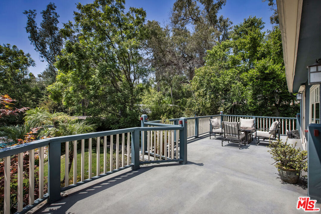 Altadena, California, 91001, United States, 4 Bedrooms Bedrooms, ,4 BathroomsBathrooms,Residential,For Sale,1992160