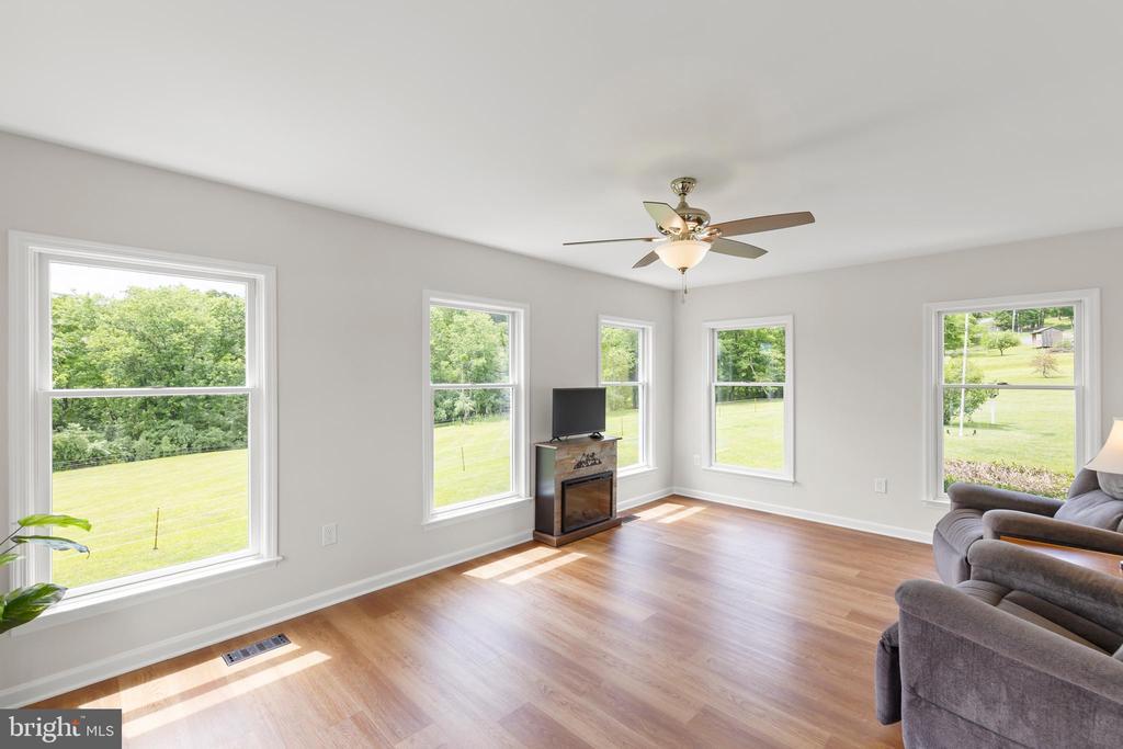 Winchester, Virginia, 22603, United States, 4 Bedrooms Bedrooms, ,3 BathroomsBathrooms,Residential,For Sale,1838915