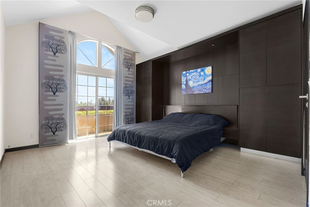 Sherman Oaks, California, 91423, United States, 2 Bedrooms Bedrooms, ,2 BathroomsBathrooms,Residential,For Sale,1708509