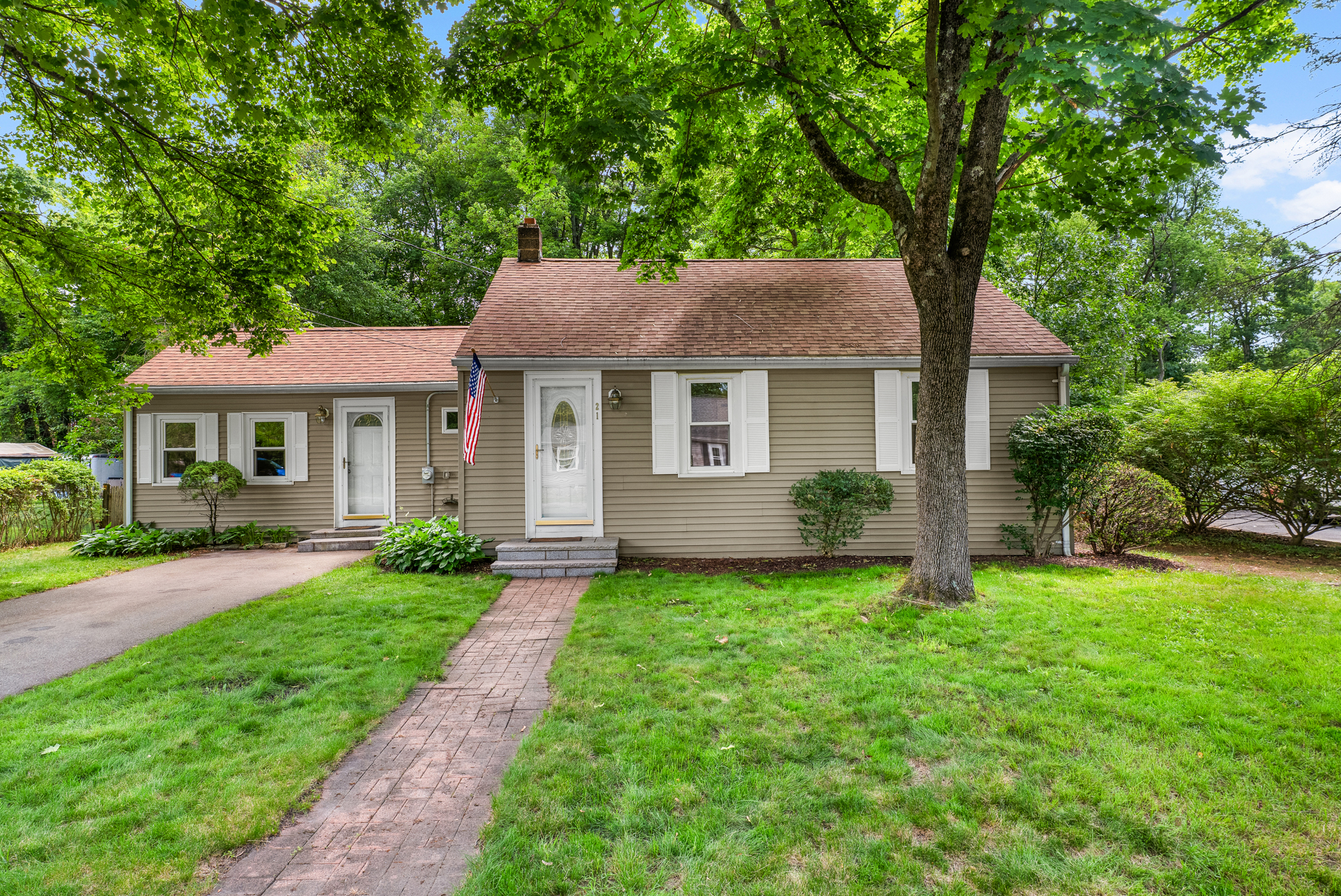  21 Elizabeth Street, Stoughton, MA, 02072 - 物件實景