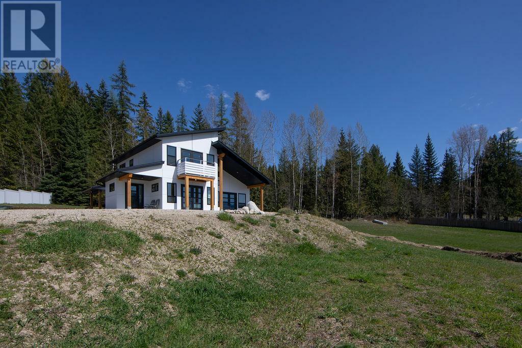 NAKUSP, British Columbia, V0G 1R0, CA, 3 Bedrooms Bedrooms, ,2 BathroomsBathrooms,Residential,For Sale,1836851