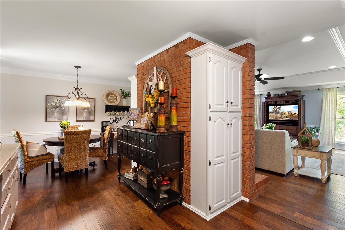 Five Points, Tennessee, 38457, United States, 4 Bedrooms Bedrooms, ,4 BathroomsBathrooms,Residential,For Sale,1902817