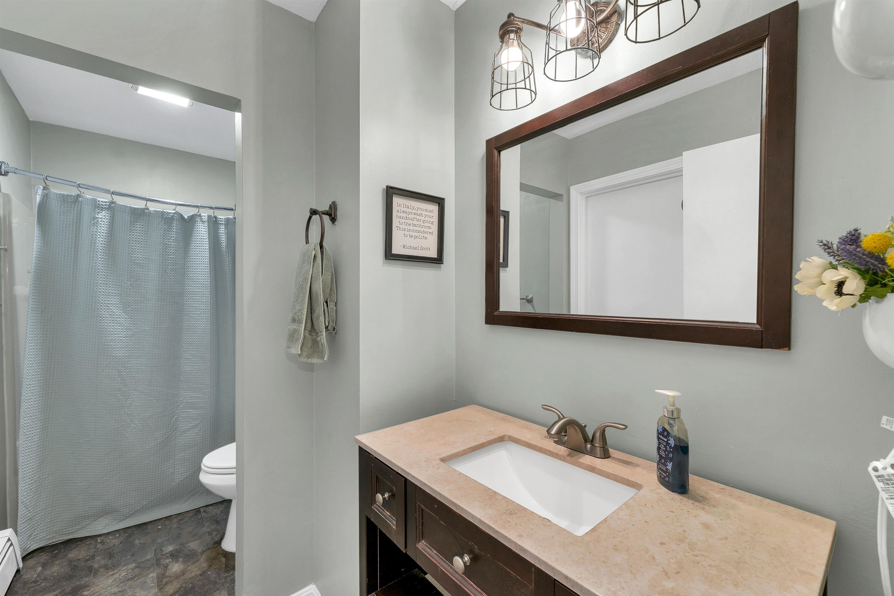 Hooksett, New Hampshire, 03106, United States, 3 Bedrooms Bedrooms, ,2 BathroomsBathrooms,Residential,For Sale,1992104