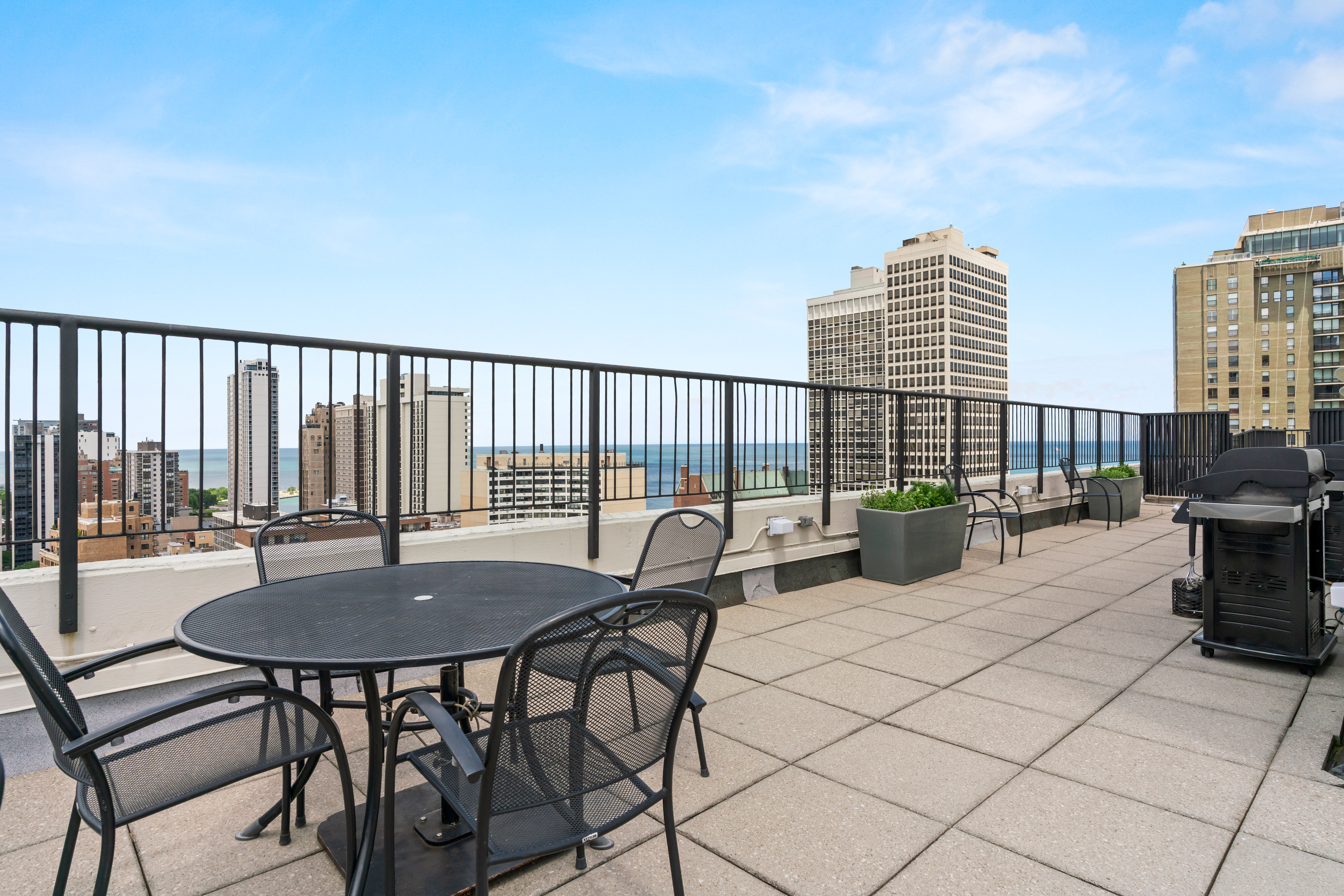  Fully Renovated Condo in the Gold Coast - 物件實景