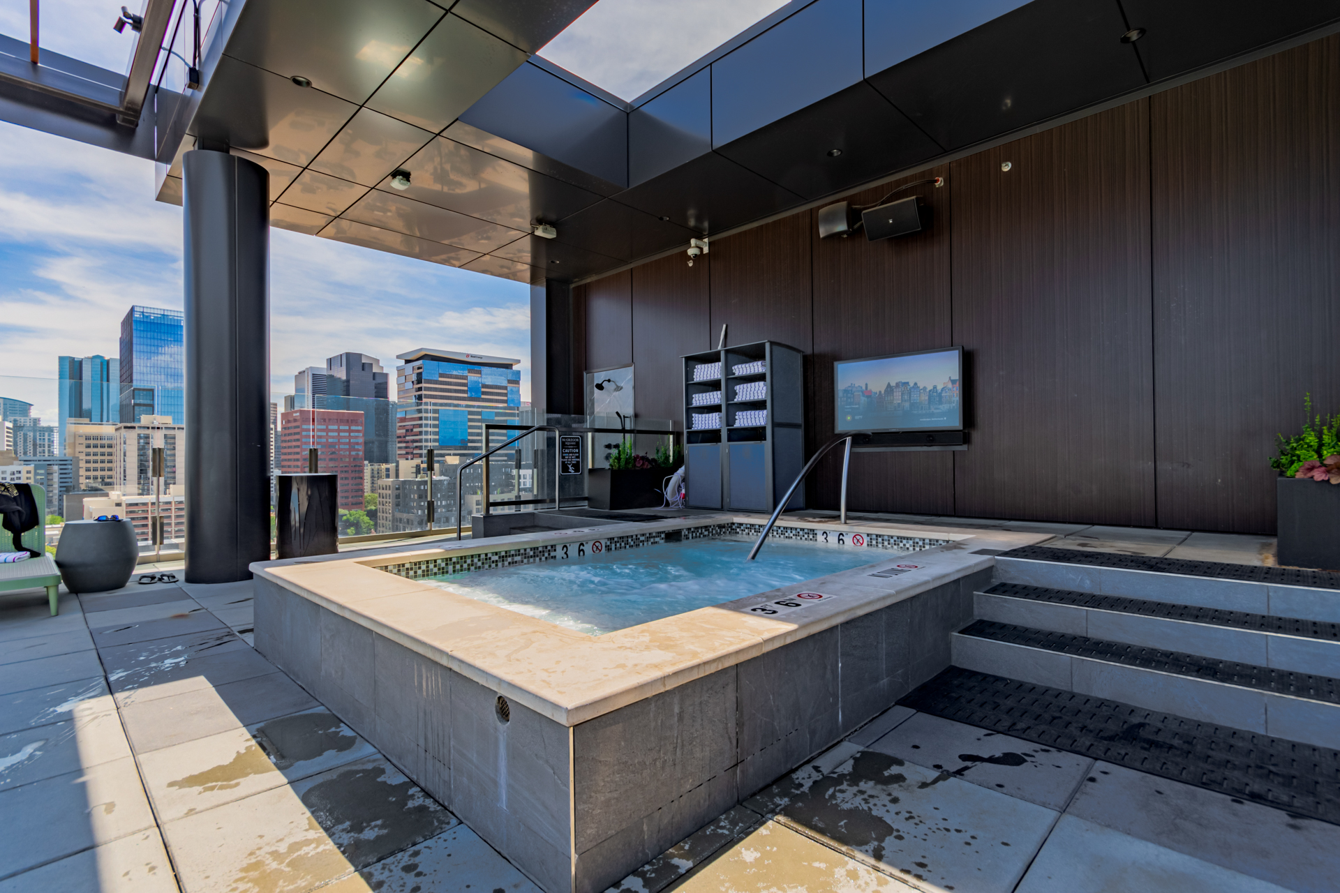  Welcome to luxury living at McGregor Square in the heart of LoDo - 物件實景