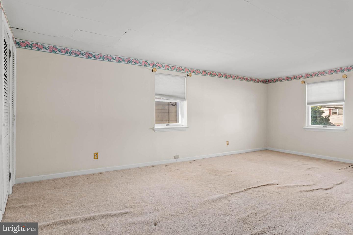 Conshohocken, Pennsylvania, 19428, United States, 4 Bedrooms Bedrooms, ,3 BathroomsBathrooms,Residential,For Sale,2003436