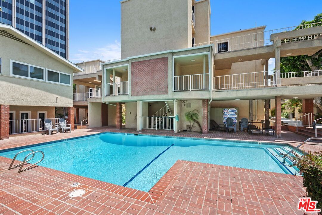 Encino, California, 91436, United States, 2 Bedrooms Bedrooms, ,2 BathroomsBathrooms,Residential,For Sale,1901269