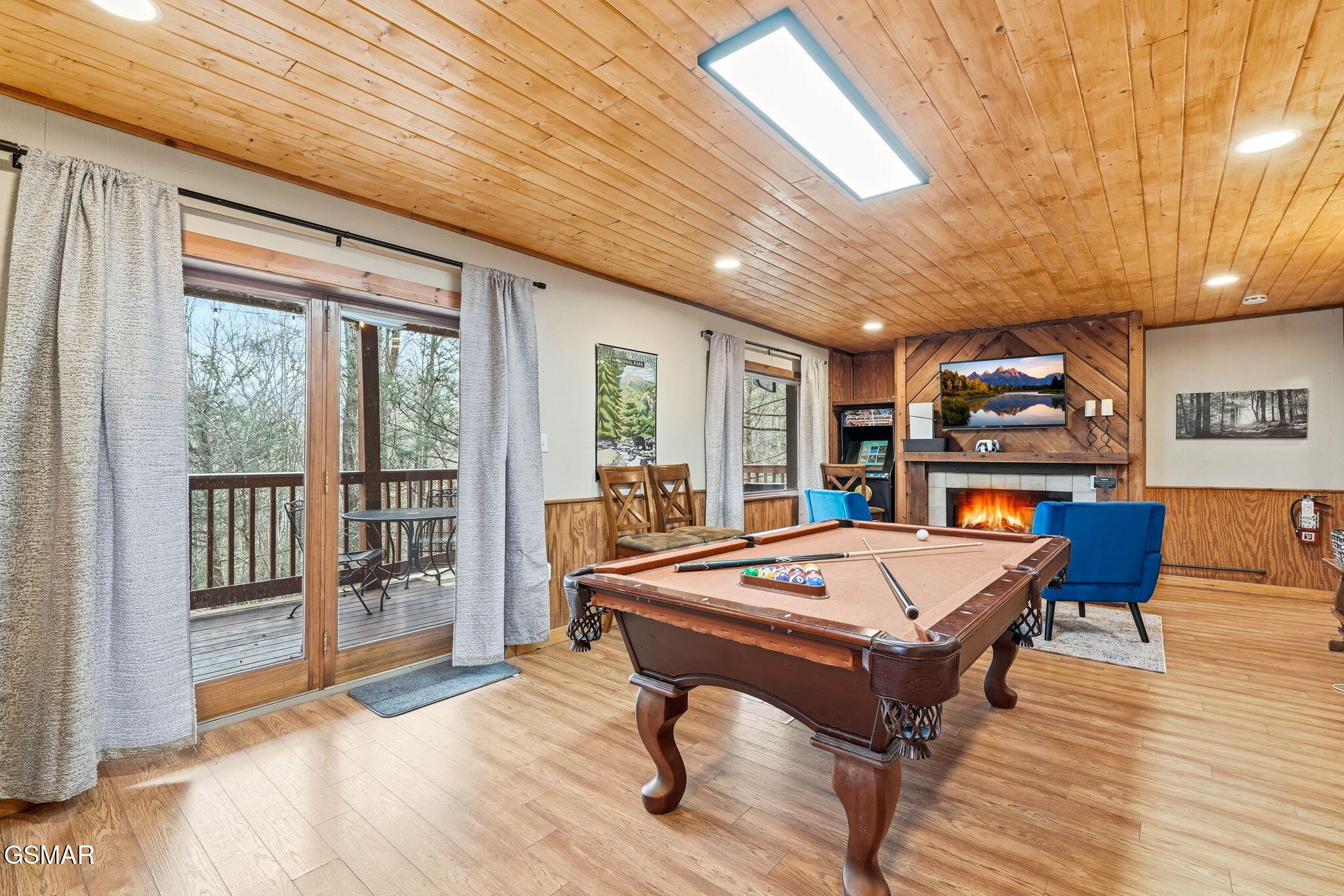 Gatlinburg, Tennessee, 37738, United States, 5 Bedrooms Bedrooms, ,4 BathroomsBathrooms,Residential,For Sale,2023747