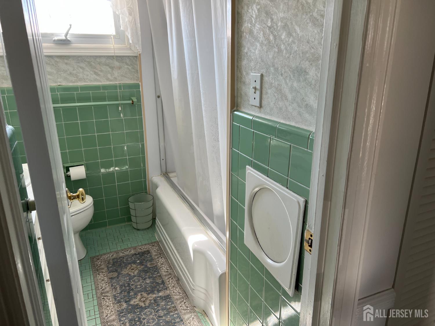 East Brunswick, New Jersey, 08816, United States, 3 Bedrooms Bedrooms, ,1 BathroomBathrooms,Residential,For Sale,2026561