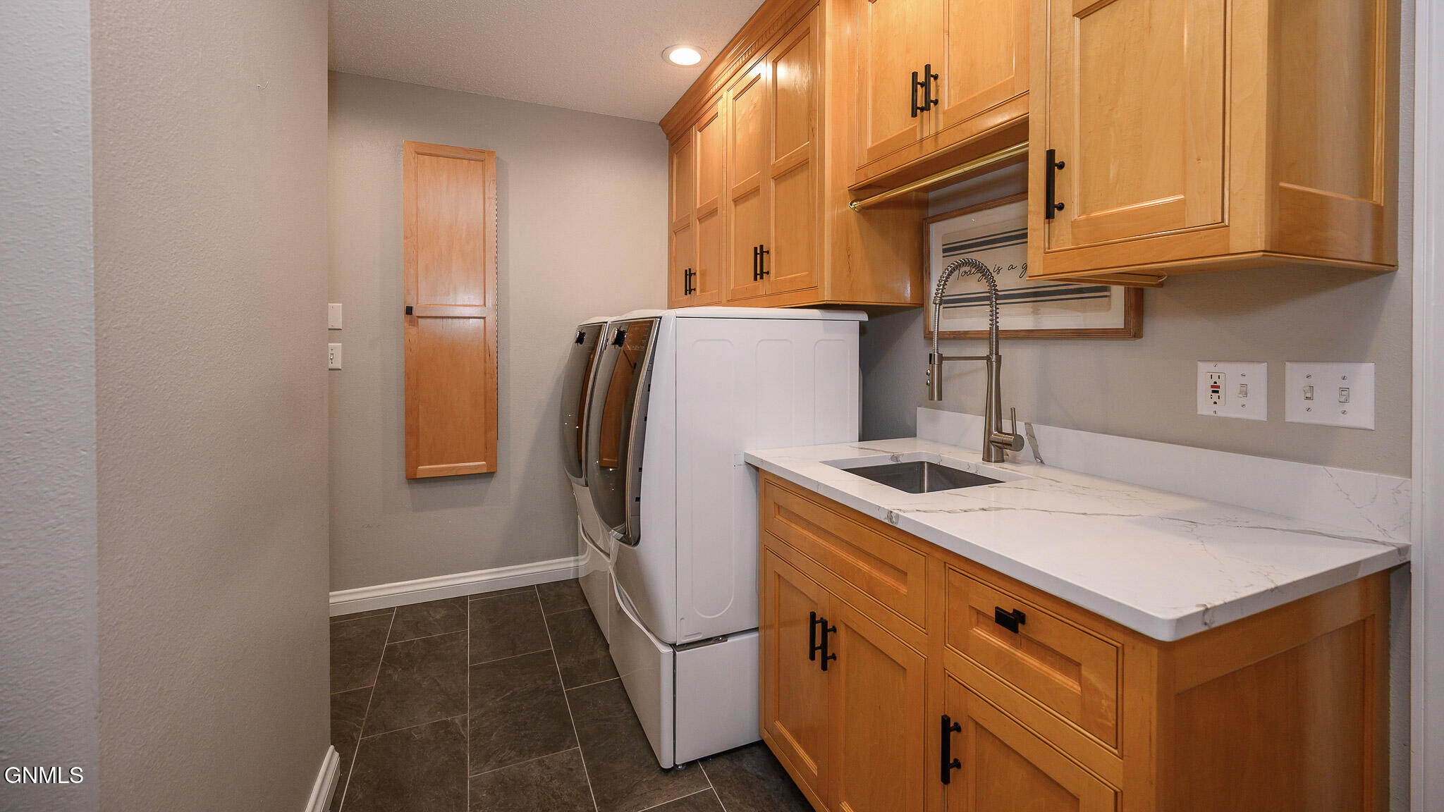 Mandan, North Dakota, 58554, United States, 5 Bedrooms Bedrooms, ,4 BathroomsBathrooms,Residential,For Sale,2005238