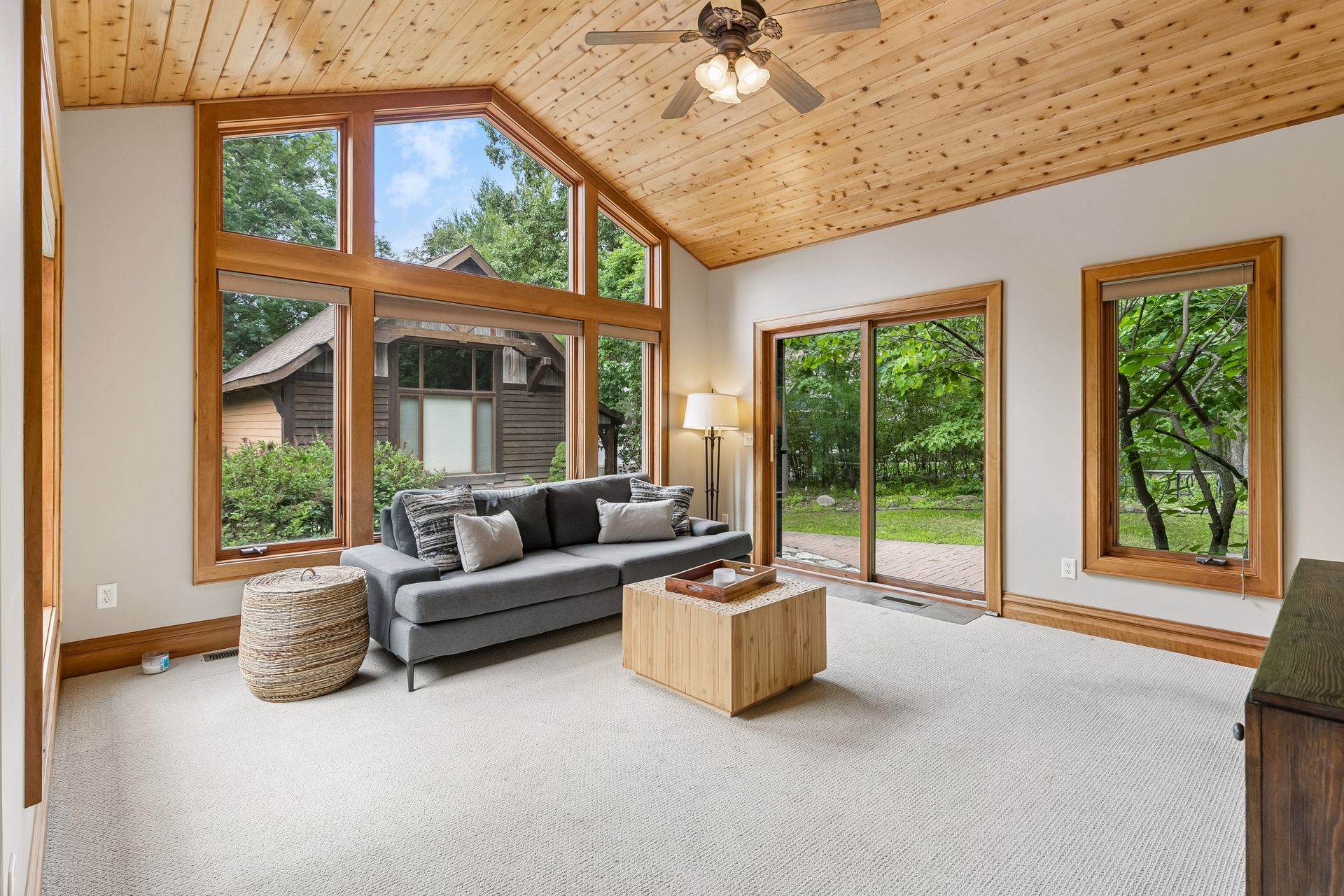  One-of-a-kind wooded retreat in Lakeville - 物件實景