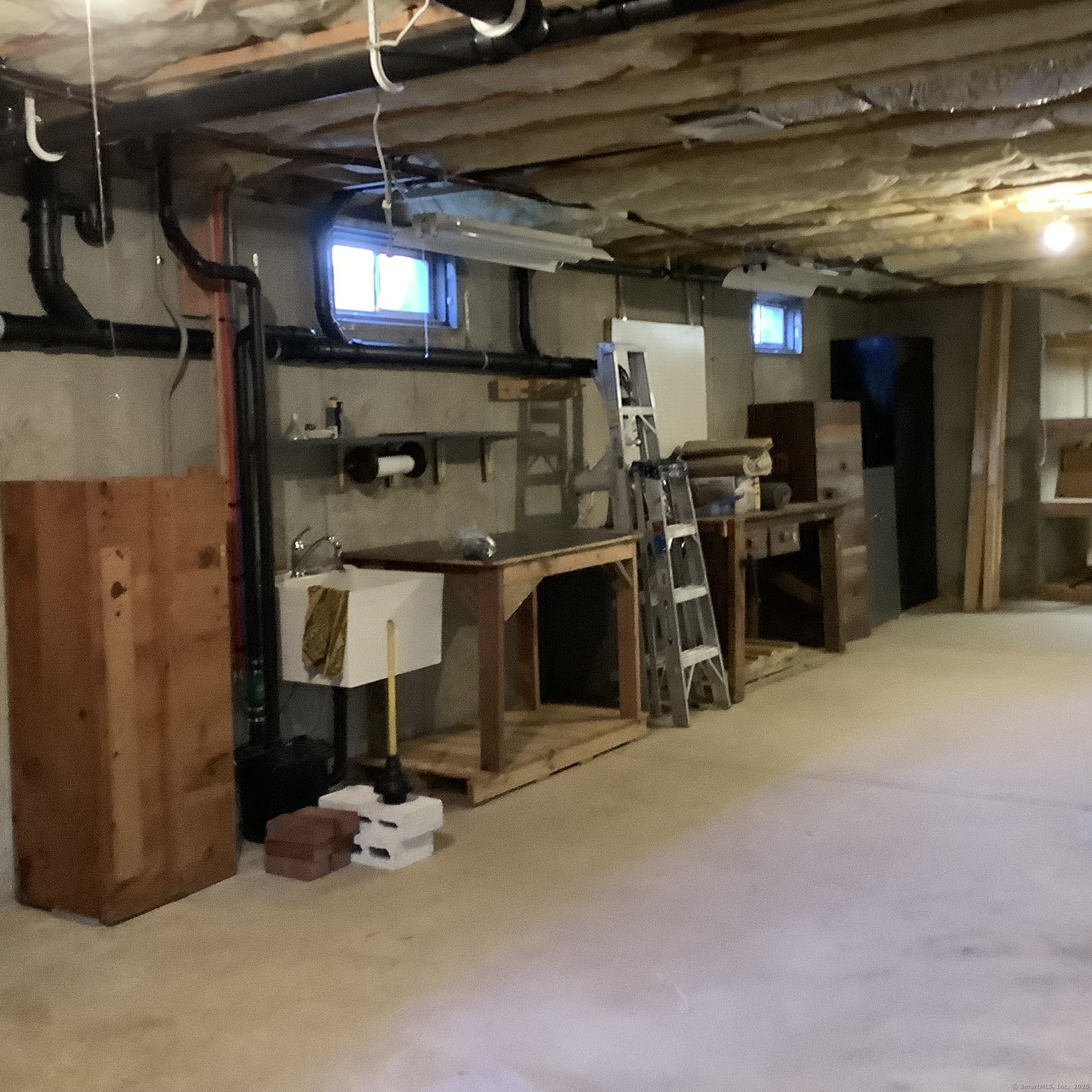 Cromwell, Connecticut, 06416, United States, 2 Bedrooms Bedrooms, ,2 BathroomsBathrooms,Residential,For Sale,1987108