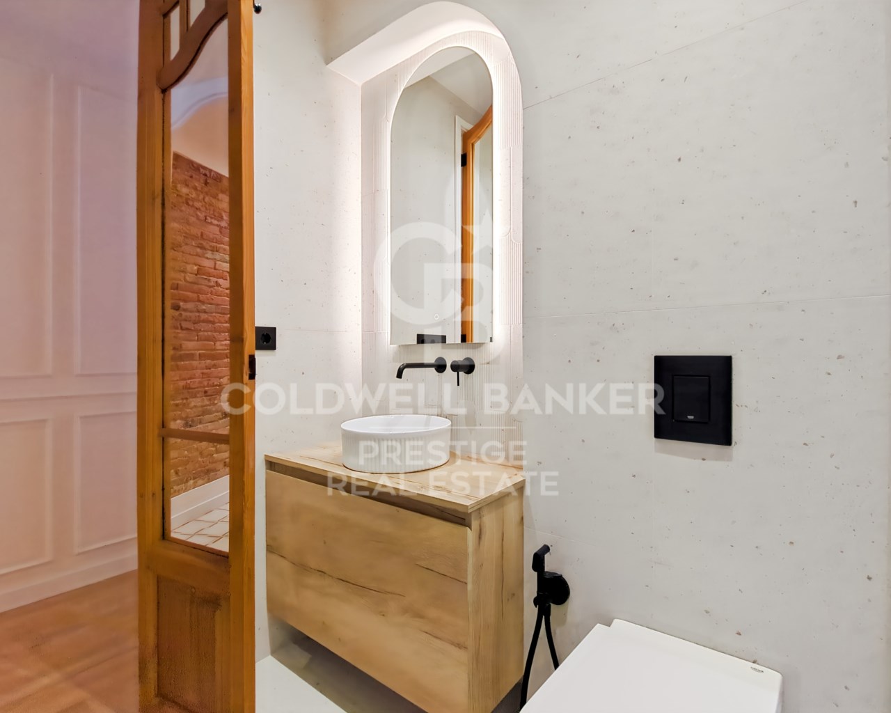 Barcelona, Catalonia, ES, 4 Bedrooms Bedrooms, ,2 BathroomsBathrooms,Residential,For Sale,1708054