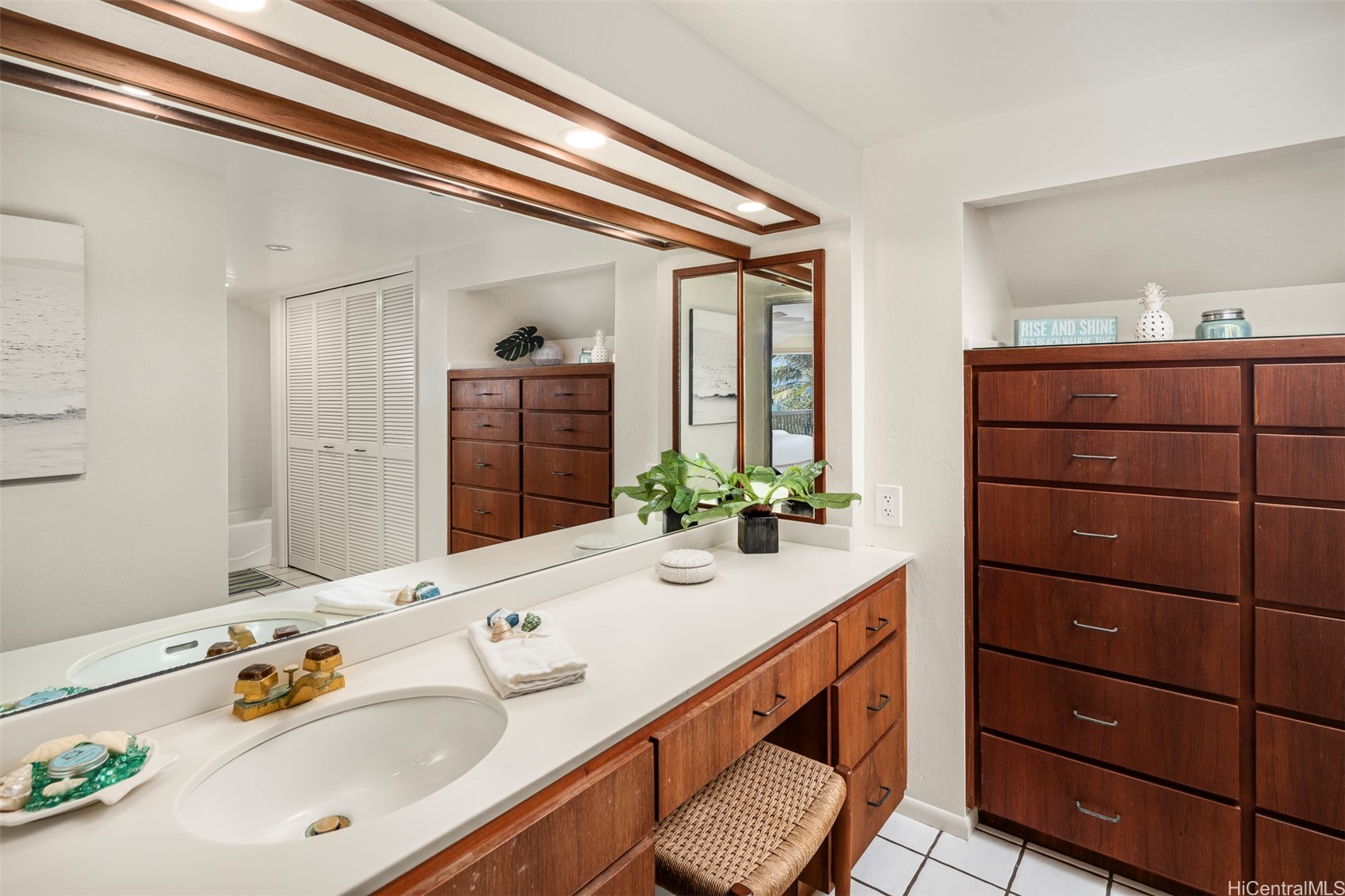 Kailua, Hawaii, 96734, United States, 5 Bedrooms Bedrooms, ,4 BathroomsBathrooms,Residential,For Sale,1896649