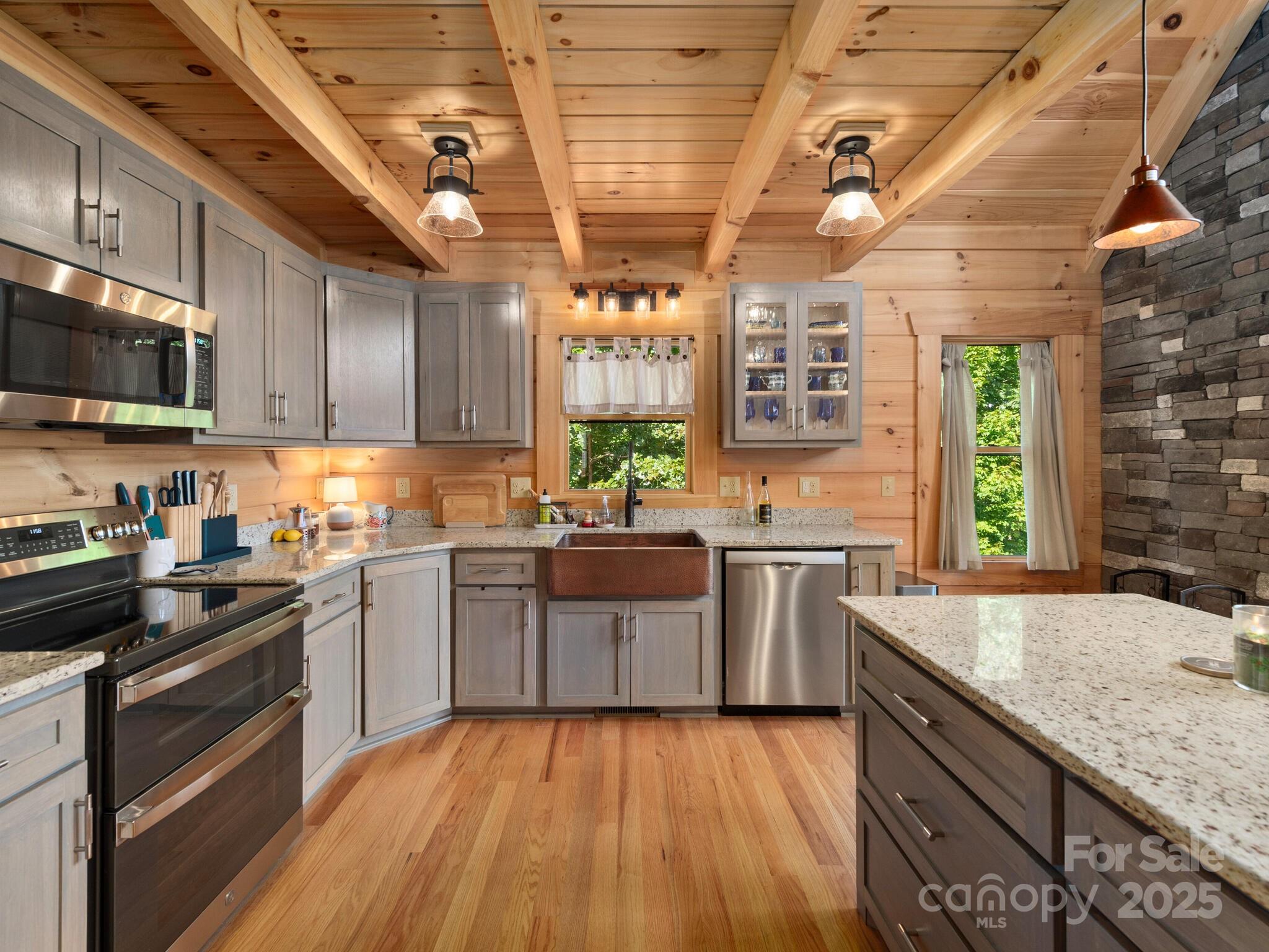 Nebo, North Carolina, 28761, United States, 3 Bedrooms Bedrooms, ,3 BathroomsBathrooms,Residential,For Sale,1996153