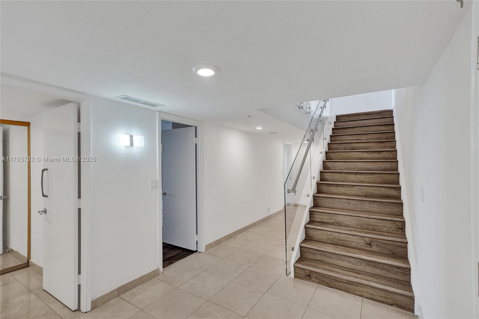 Aventura, Florida, 33180, United States, 5 Bedrooms Bedrooms, ,4 BathroomsBathrooms,Residential,For Sale,1794425
