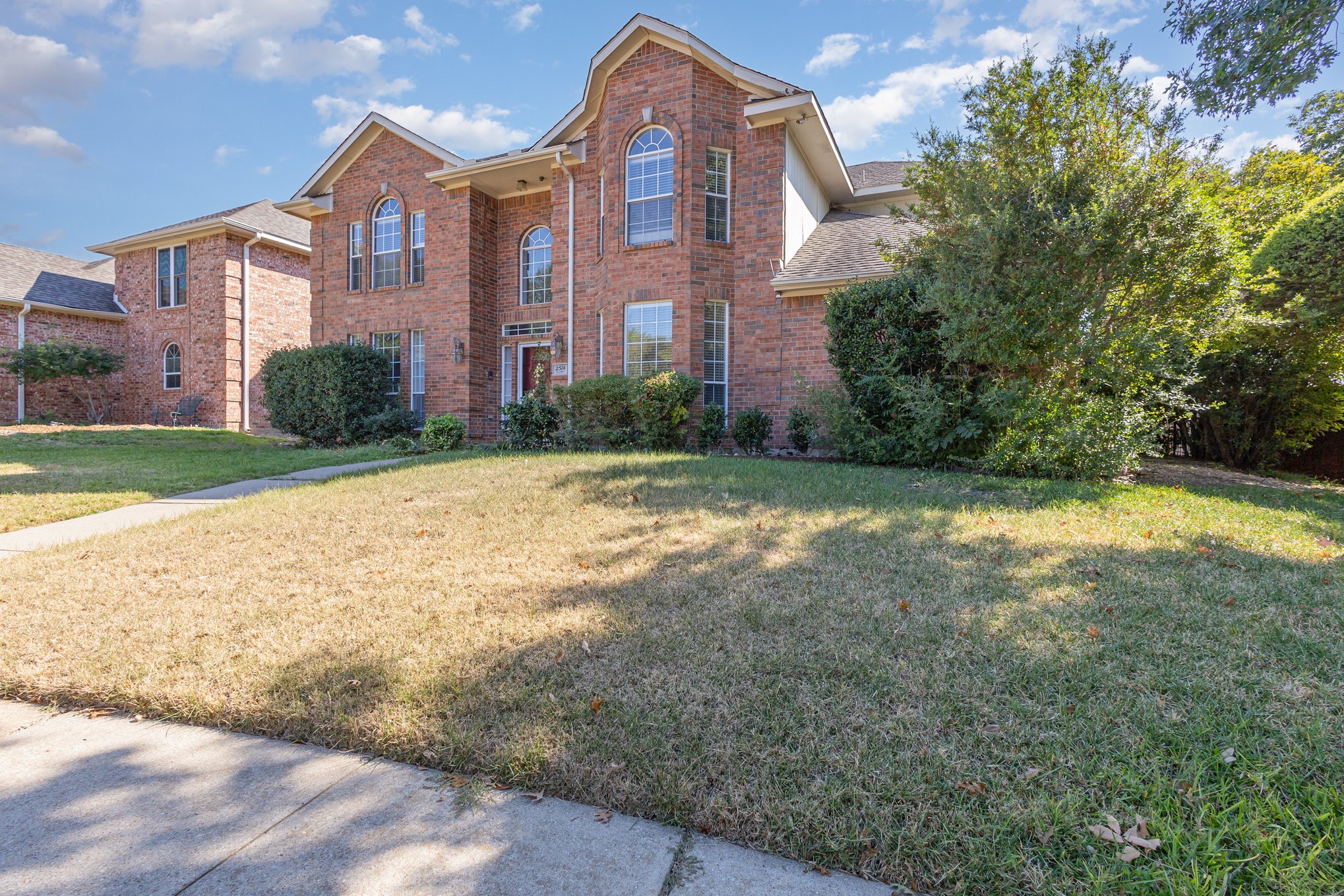 Carrollton, Texas, 75007, United States, 5 Bedrooms Bedrooms, ,3 BathroomsBathrooms,Residential,For Sale,1965546