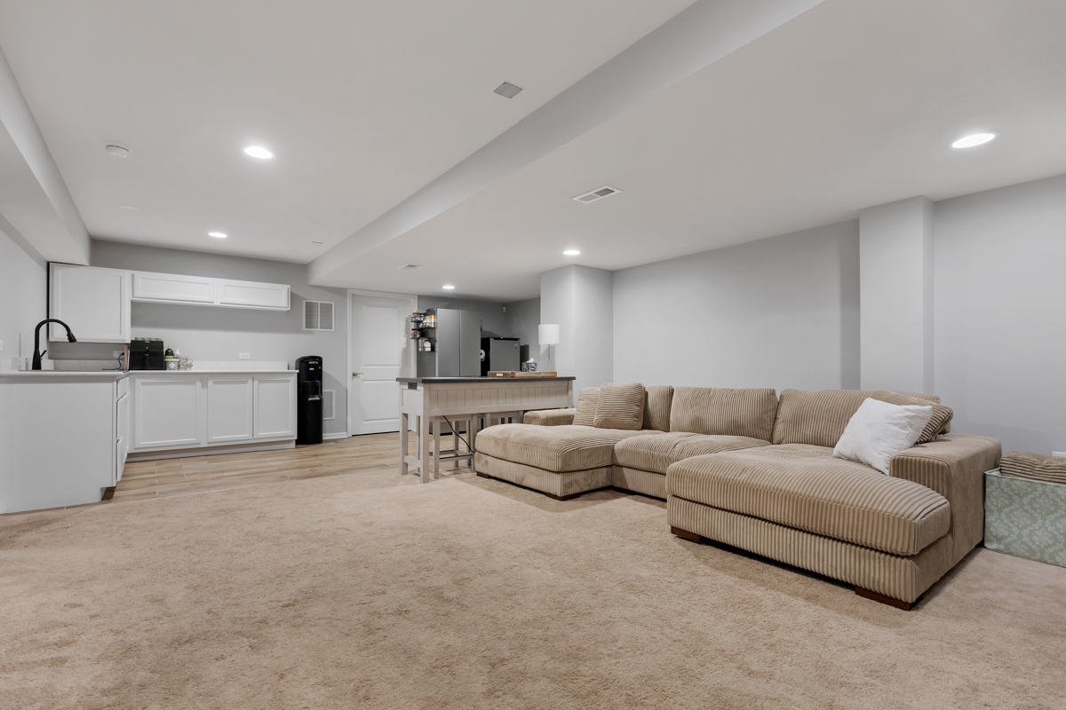 Elburn, Illinois, 60119, United States, 5 Bedrooms Bedrooms, ,4 BathroomsBathrooms,Residential,For Sale,1992402