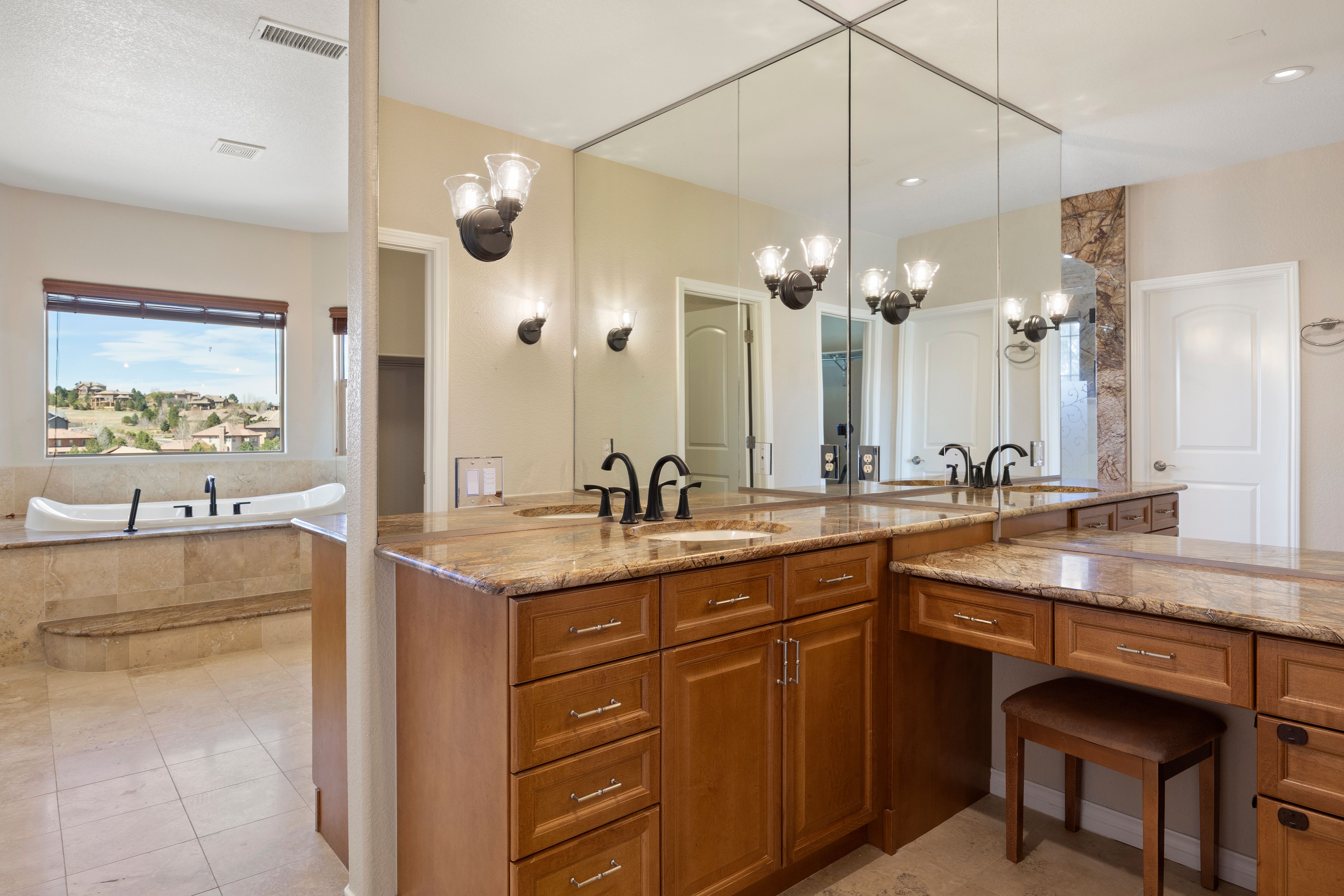  Ideal Blend of Space, Setting and Livability - 物件實景