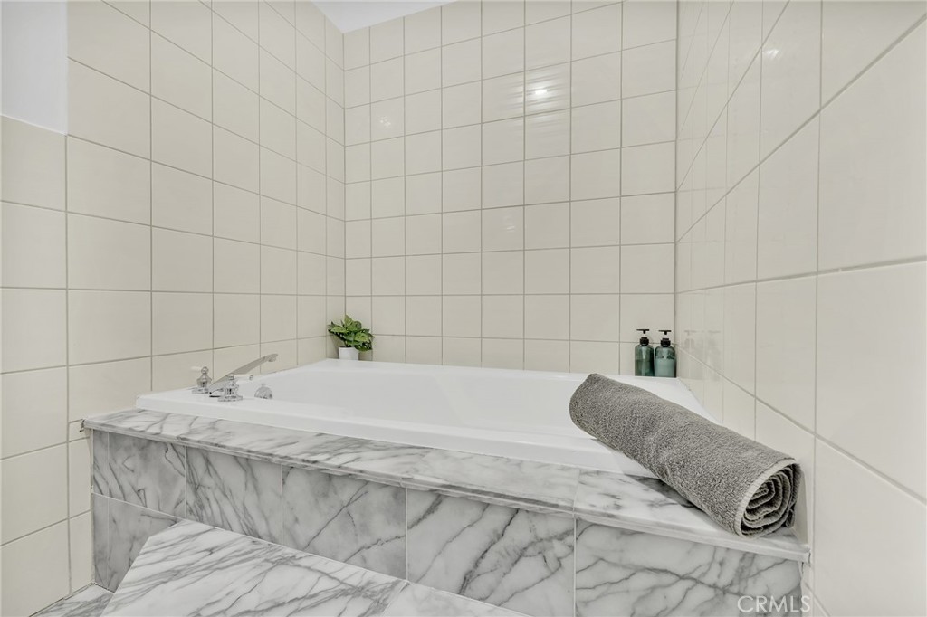 Woodland Hills, California, 91364, United States, 3 Bedrooms Bedrooms, ,3 BathroomsBathrooms,Residential,For Sale,1980470