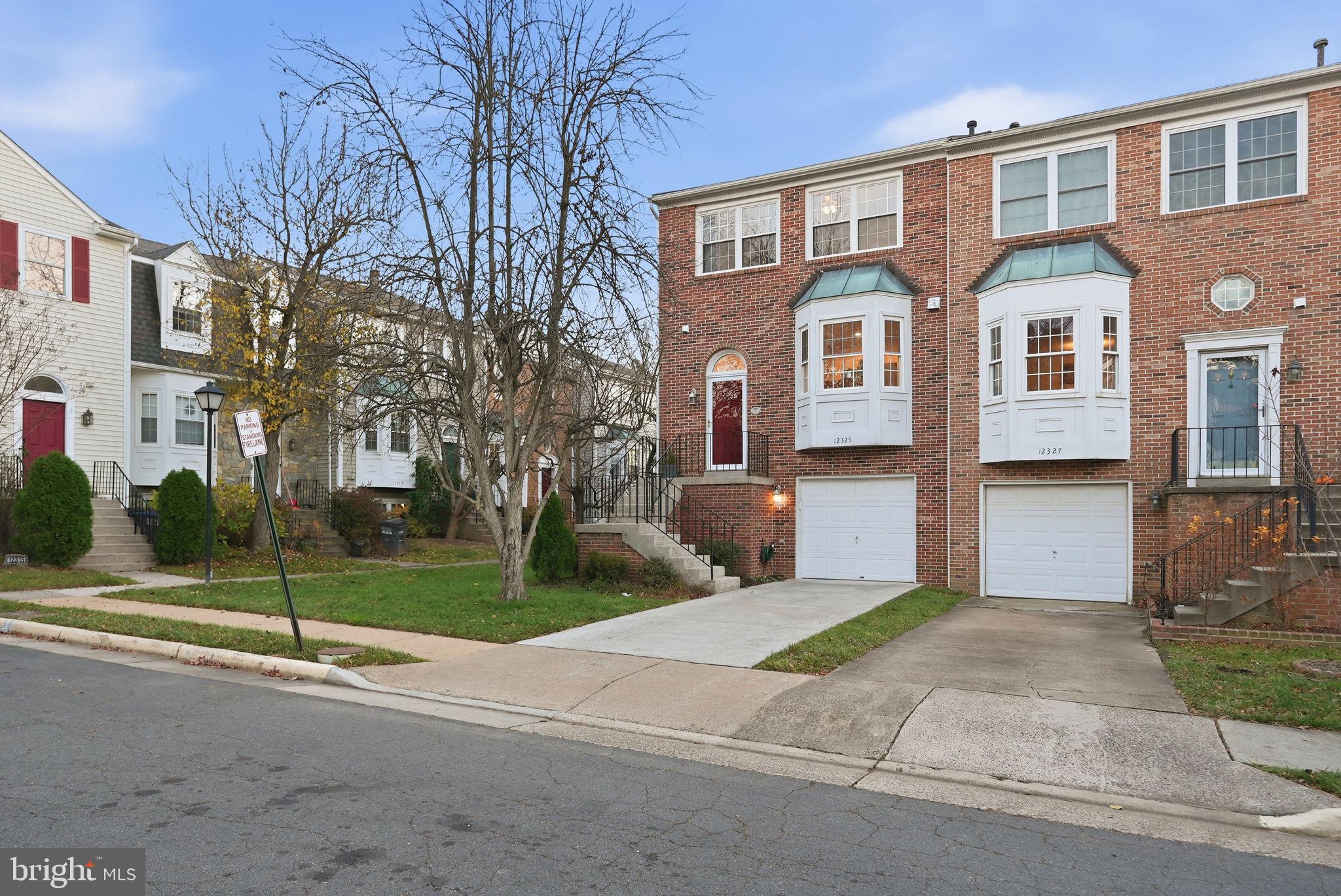 Fairfax, Virginia, 22033, United States, 2 Bedrooms Bedrooms, ,4 BathroomsBathrooms,Residential,For Sale,2001476