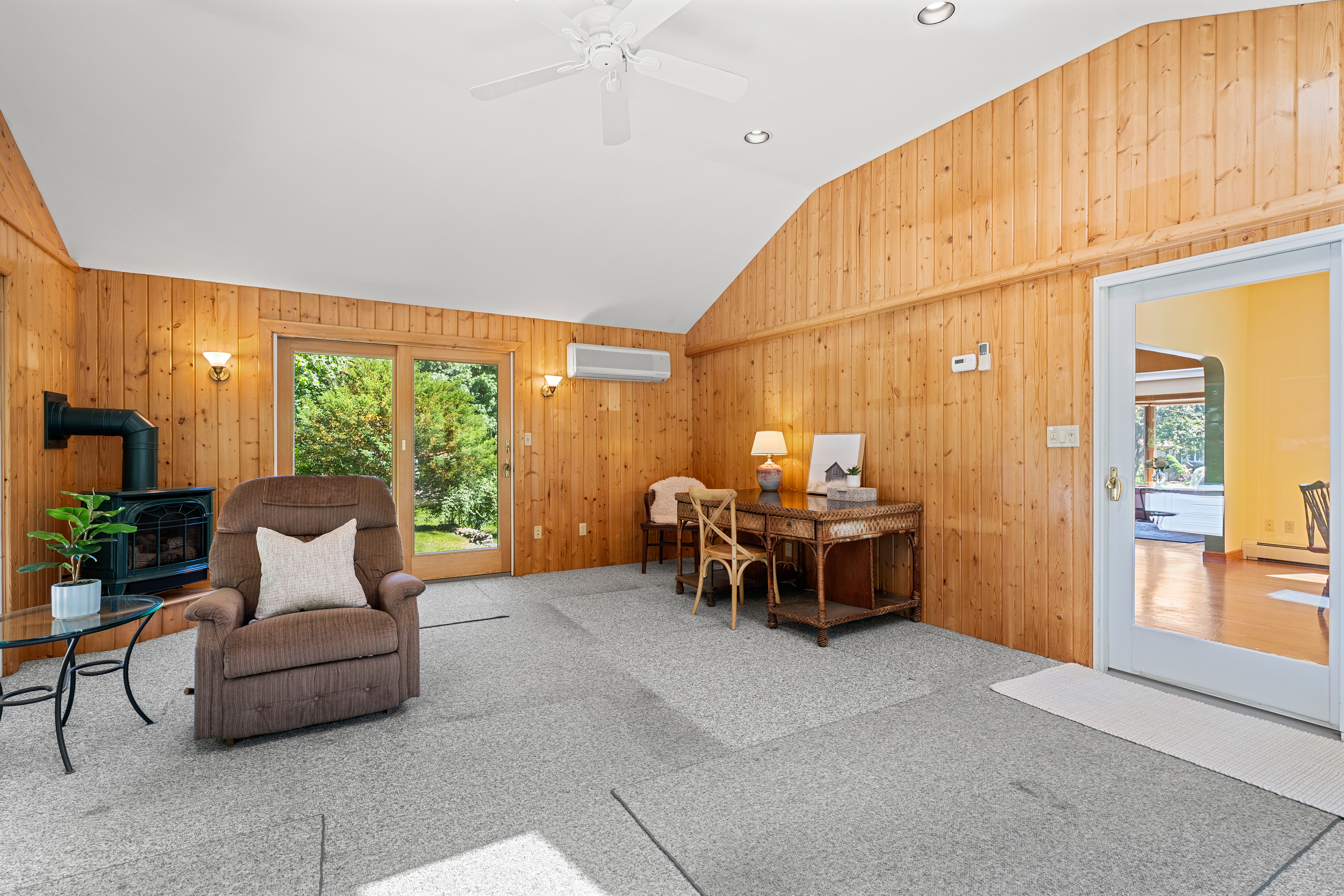  26 Lawrence Lane, Arlington, MA, 02474 - 物件實景