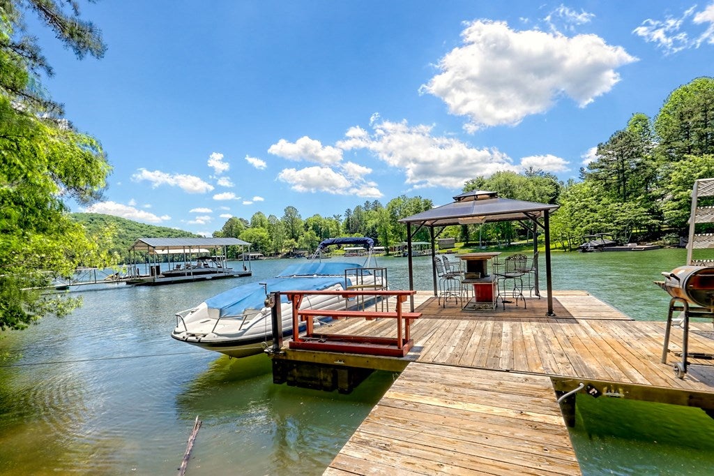 Blairsville, Georgia, 30512, United States, 4 Bedrooms Bedrooms, ,3 BathroomsBathrooms,Residential,For Sale,1827320