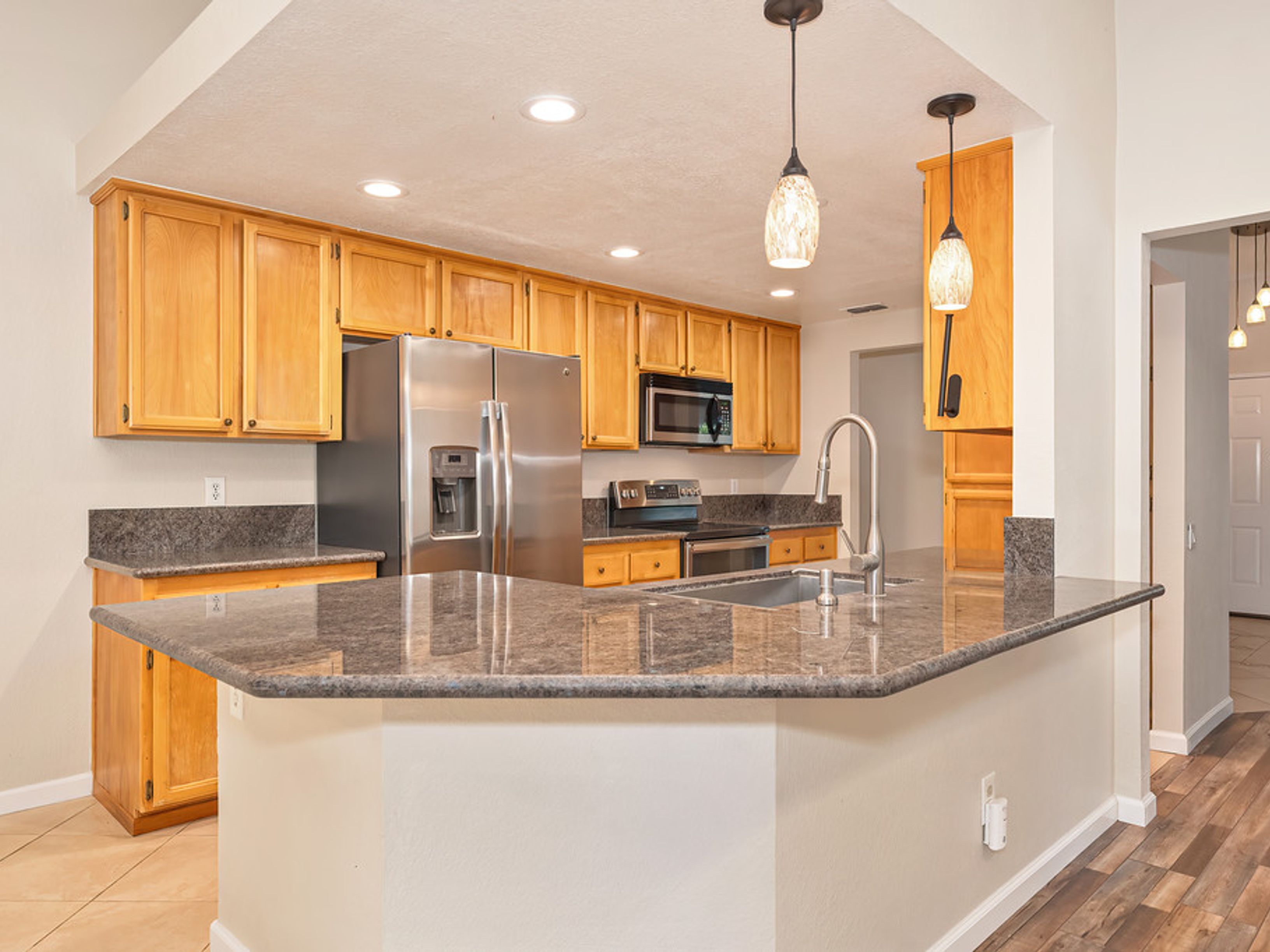  2712 Stoughton Way, Sacramento, CA 95827 - 物件實景