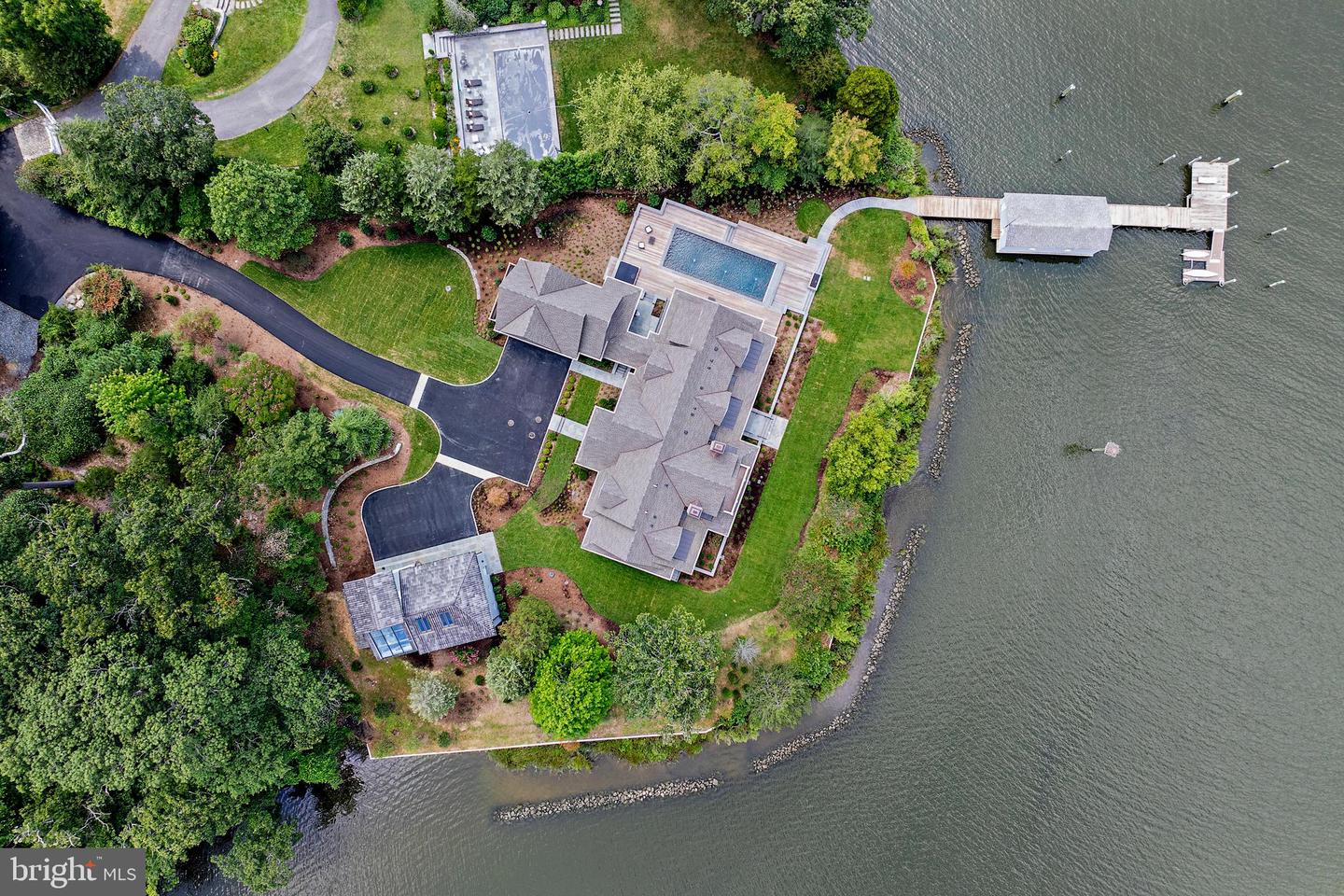 Annapolis, Maryland, 21403, United States, 4 Bedrooms Bedrooms, ,6 BathroomsBathrooms,Residential,For Sale,1940452