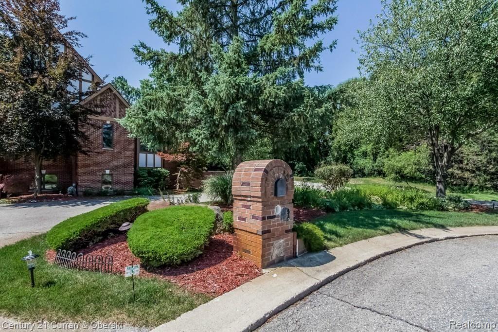 Farmington Hills, Michigan, 48331, United States, 6 Bedrooms Bedrooms, ,7 BathroomsBathrooms,Residential,For Sale,1914340