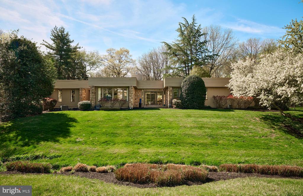 Yardley, Pennsylvania, 19067, United States, 5 Bedrooms Bedrooms, ,5 BathroomsBathrooms,Residential,For Sale,1926265