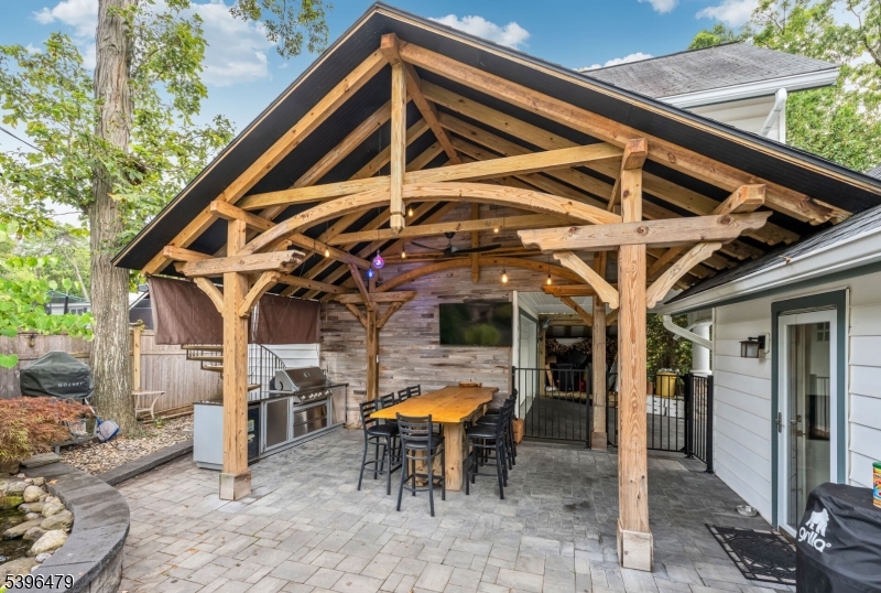 West Milford Twp., New Jersey, 07421, United States, 4 Bedrooms Bedrooms, ,3 BathroomsBathrooms,Residential,For Sale,1992089