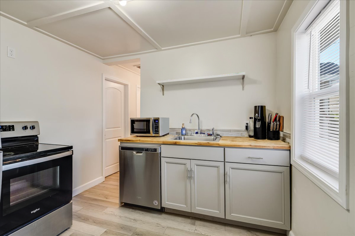 Cheyenne, Wyoming, 82001, United States, 4 Bedrooms Bedrooms, ,4 BathroomsBathrooms,Residential,For Sale,1978140