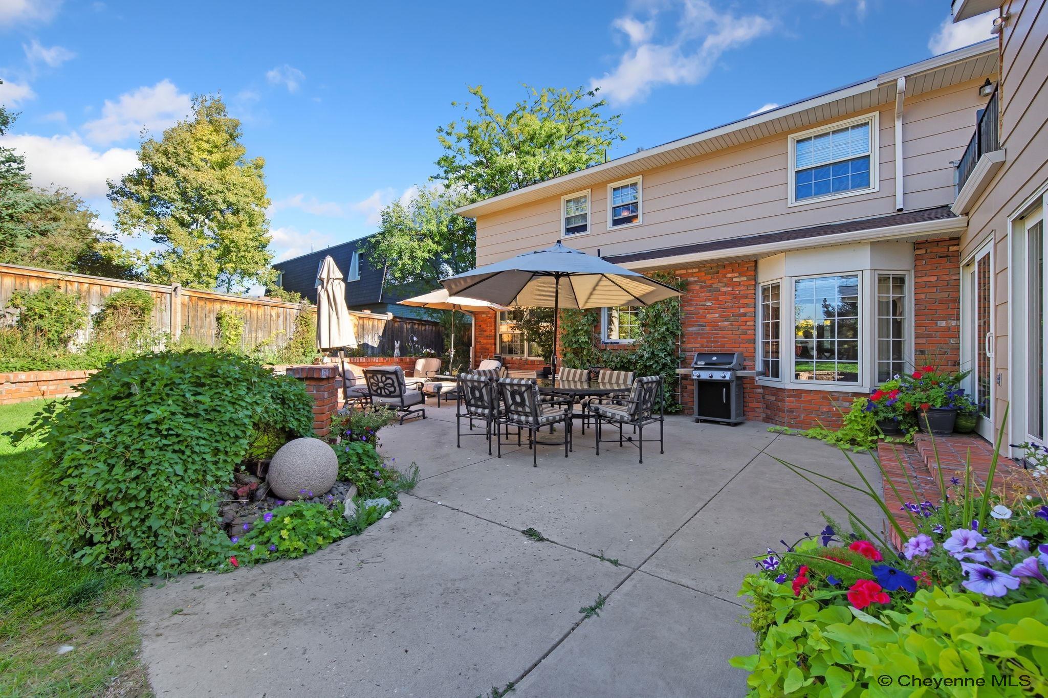 Cheyenne, Wyoming, 82001, United States, 5 Bedrooms Bedrooms, ,4 BathroomsBathrooms,Residential,For Sale,1992954