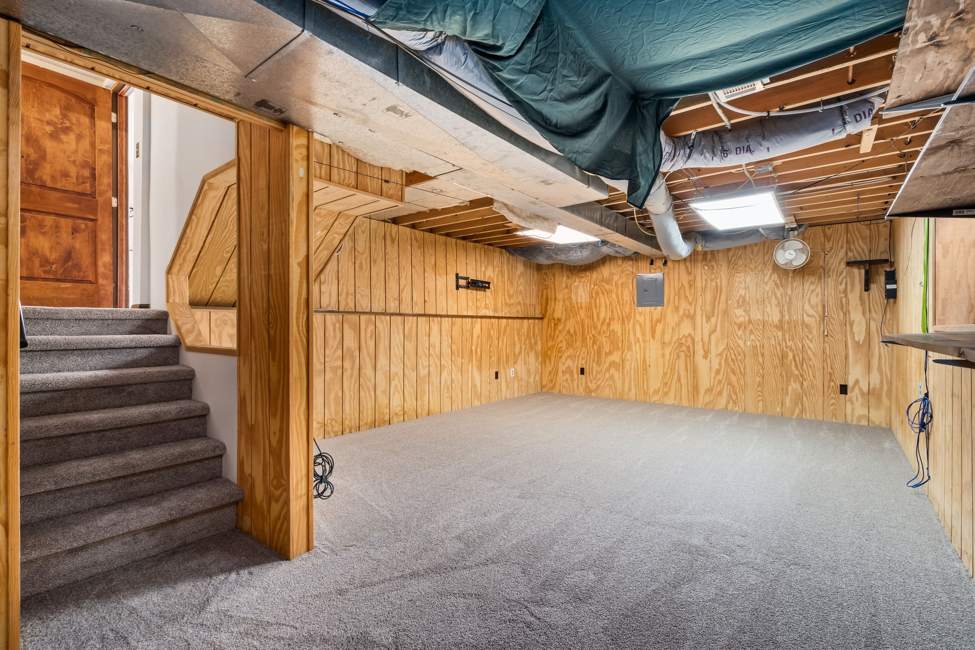  Thoughtful Updates, Flexible Living Spaces, And A Spacious Lot - 物件實景