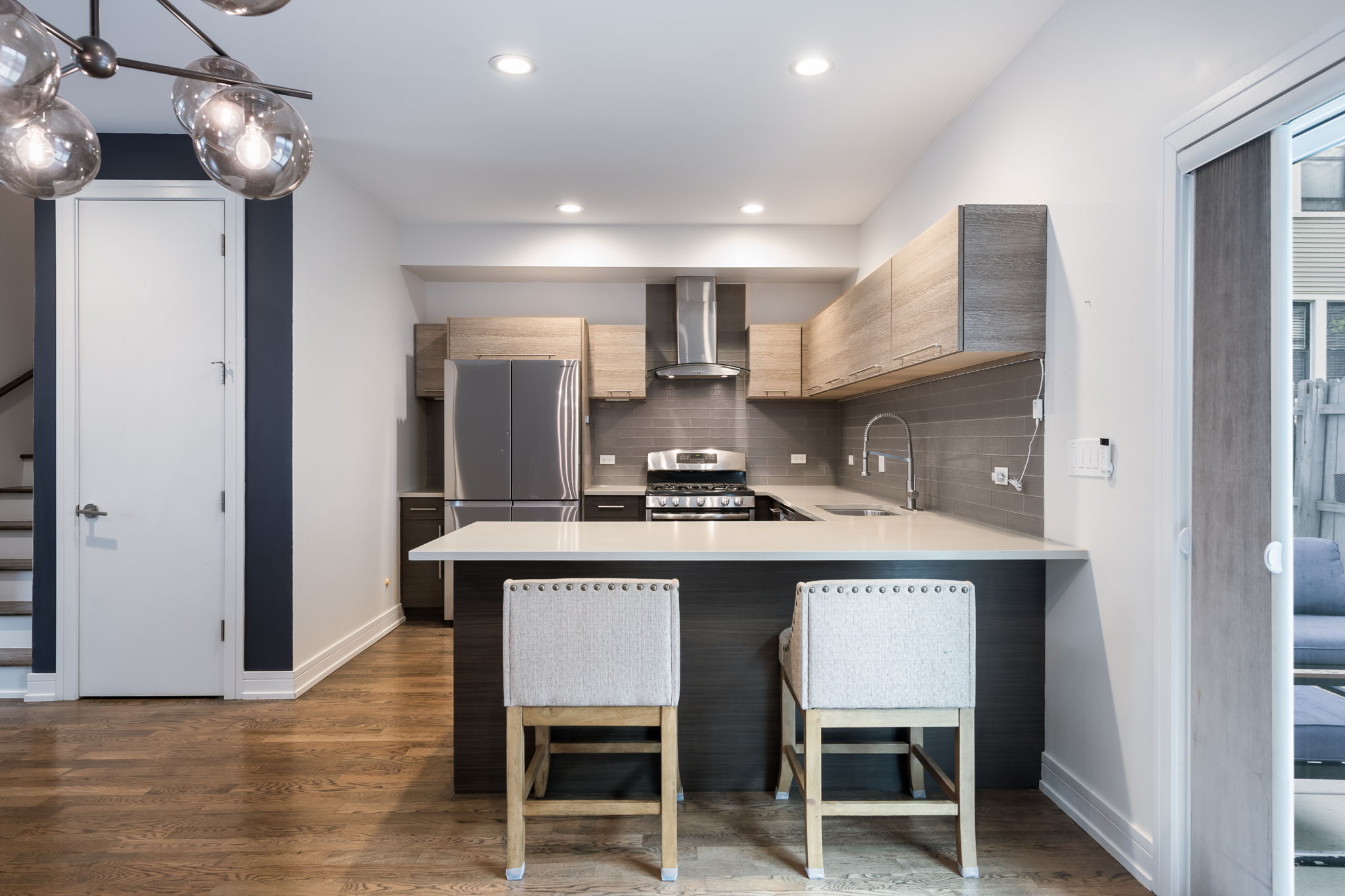  Welcome to This Stunning Three-Story Townhome - 物件實景