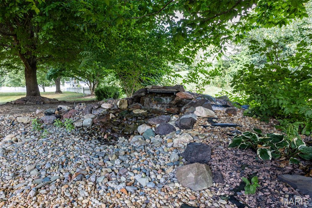 Godfrey, Illinois, 62035, United States, 3 Bedrooms Bedrooms, ,3 BathroomsBathrooms,Residential,For Sale,1940869