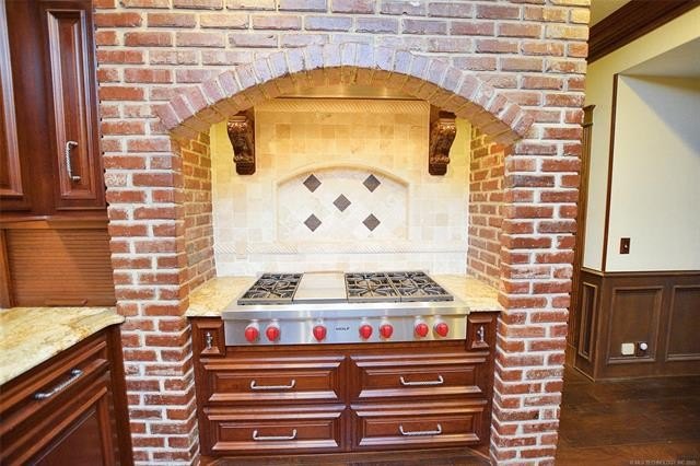 Tahlequah, Oklahoma, 74464, United States, 4 Bedrooms Bedrooms, ,4 BathroomsBathrooms,Residential,For Sale,1975818