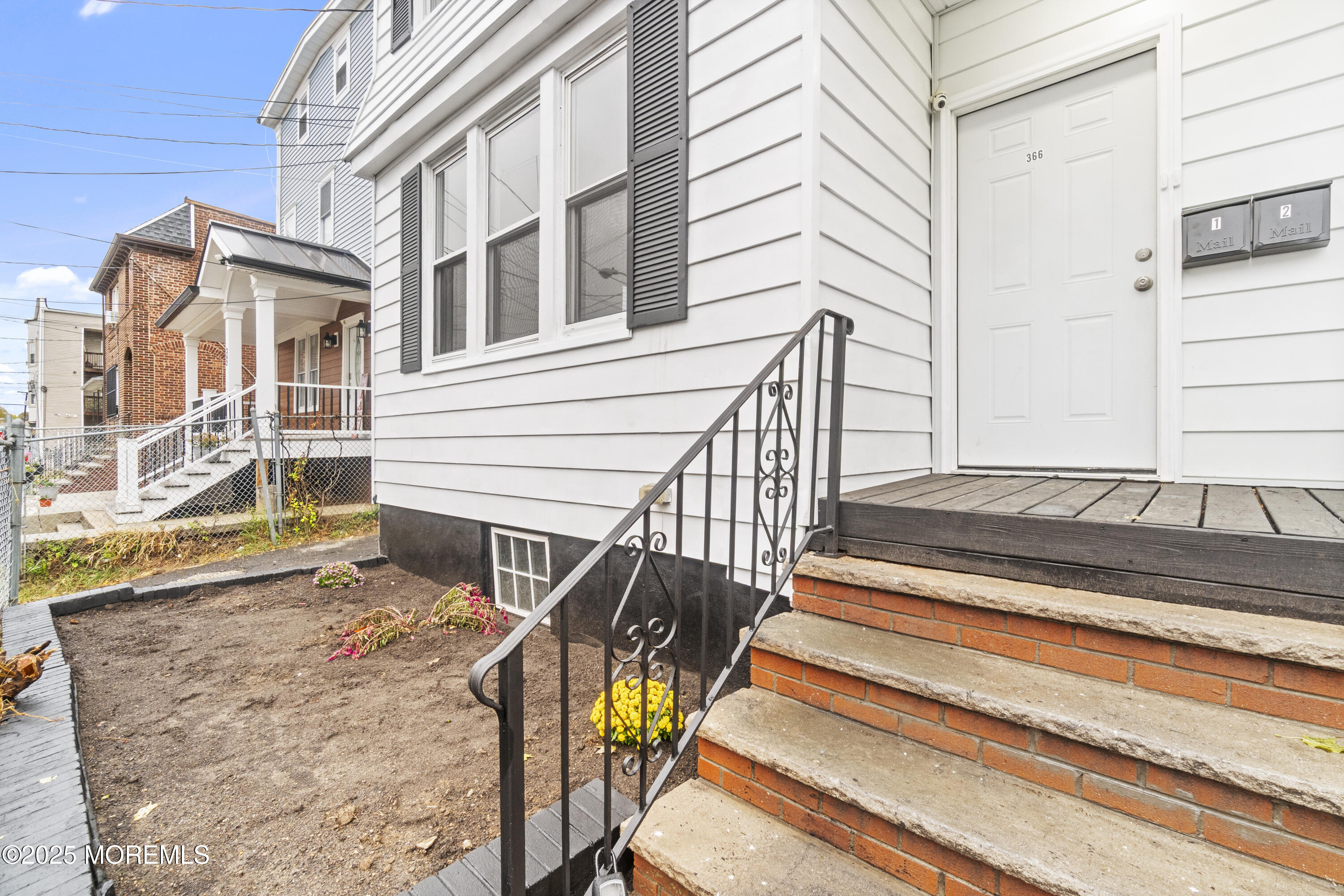 Newark, New Jersey, 07112, United States, 5 Bedrooms Bedrooms, ,2 BathroomsBathrooms,Residential,For Sale,2008185