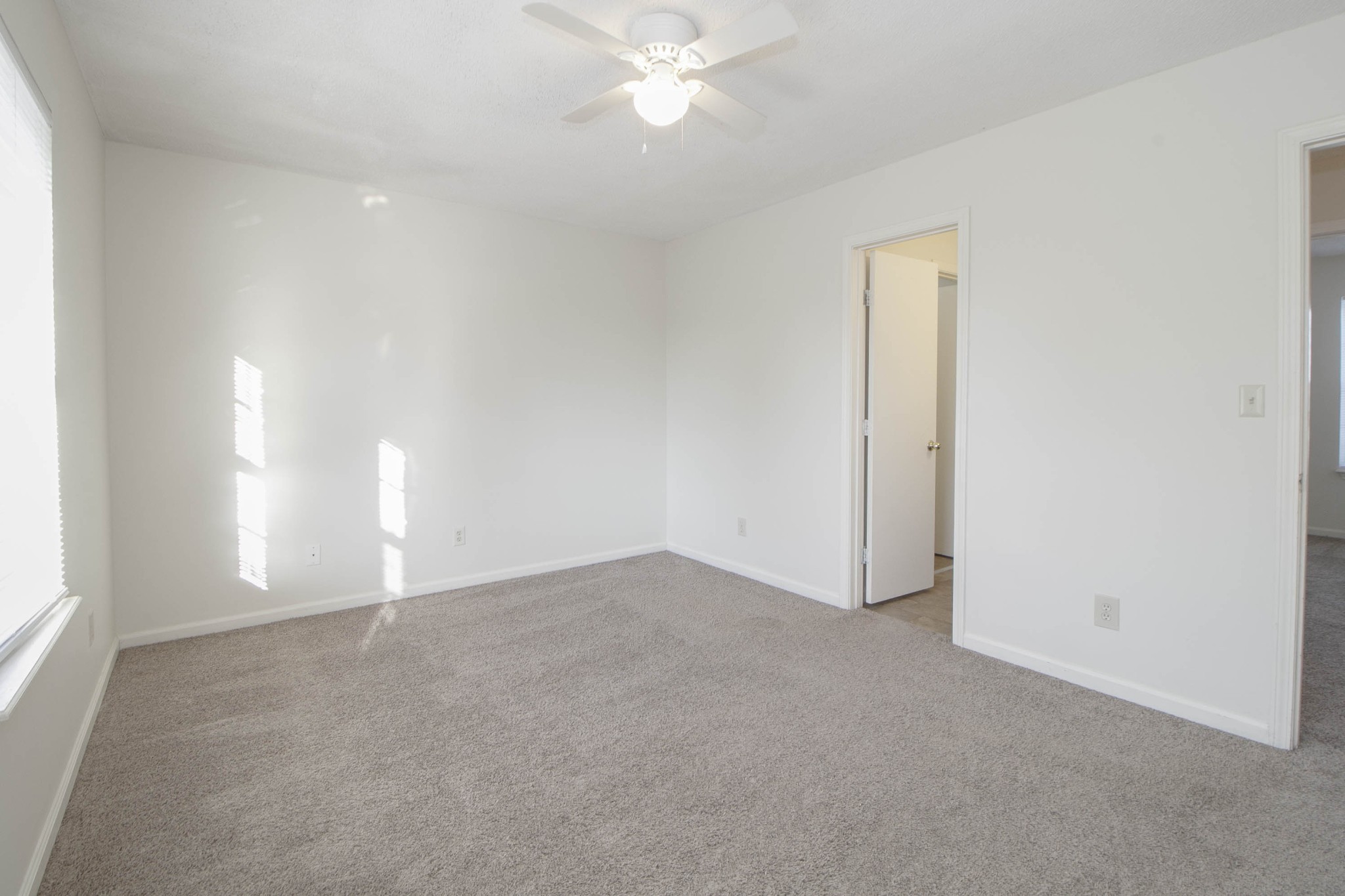 Clarksville, Tennessee, 37042, United States, ,Residential,For Sale,2013065