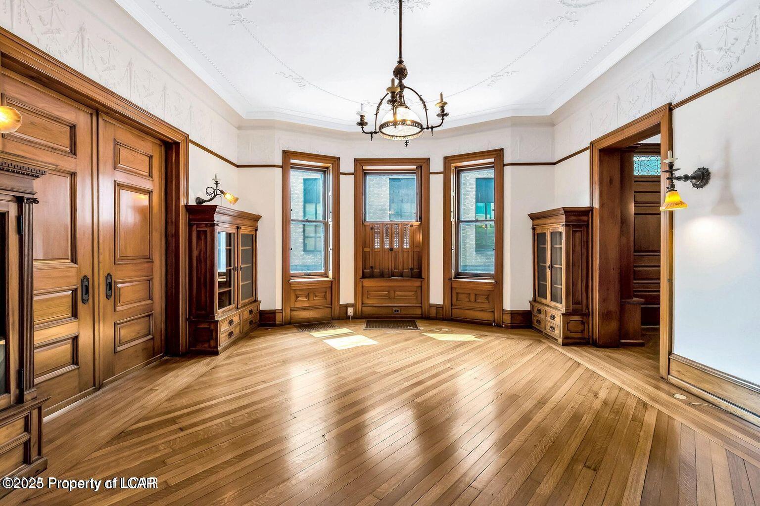 Wilkes-Barre, Pennsylvania, 18701, United States, 7 Bedrooms Bedrooms, ,3 BathroomsBathrooms,Residential,For Sale,1982709