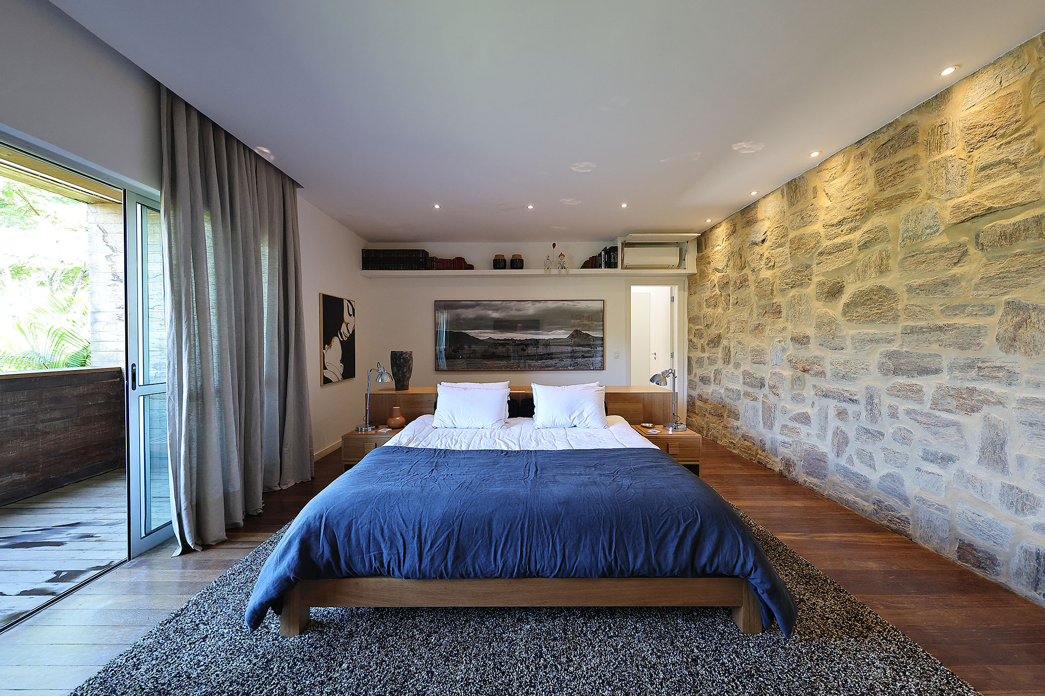  Contemporary estate immersed in nature with panoramic lake views - 物件實景