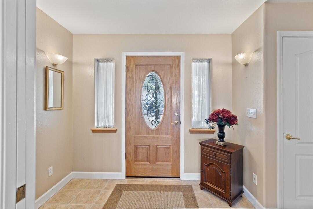 Rogue River, Oregon, 97537, United States, 3 Bedrooms Bedrooms, ,3 BathroomsBathrooms,Residential,For Sale,1944888