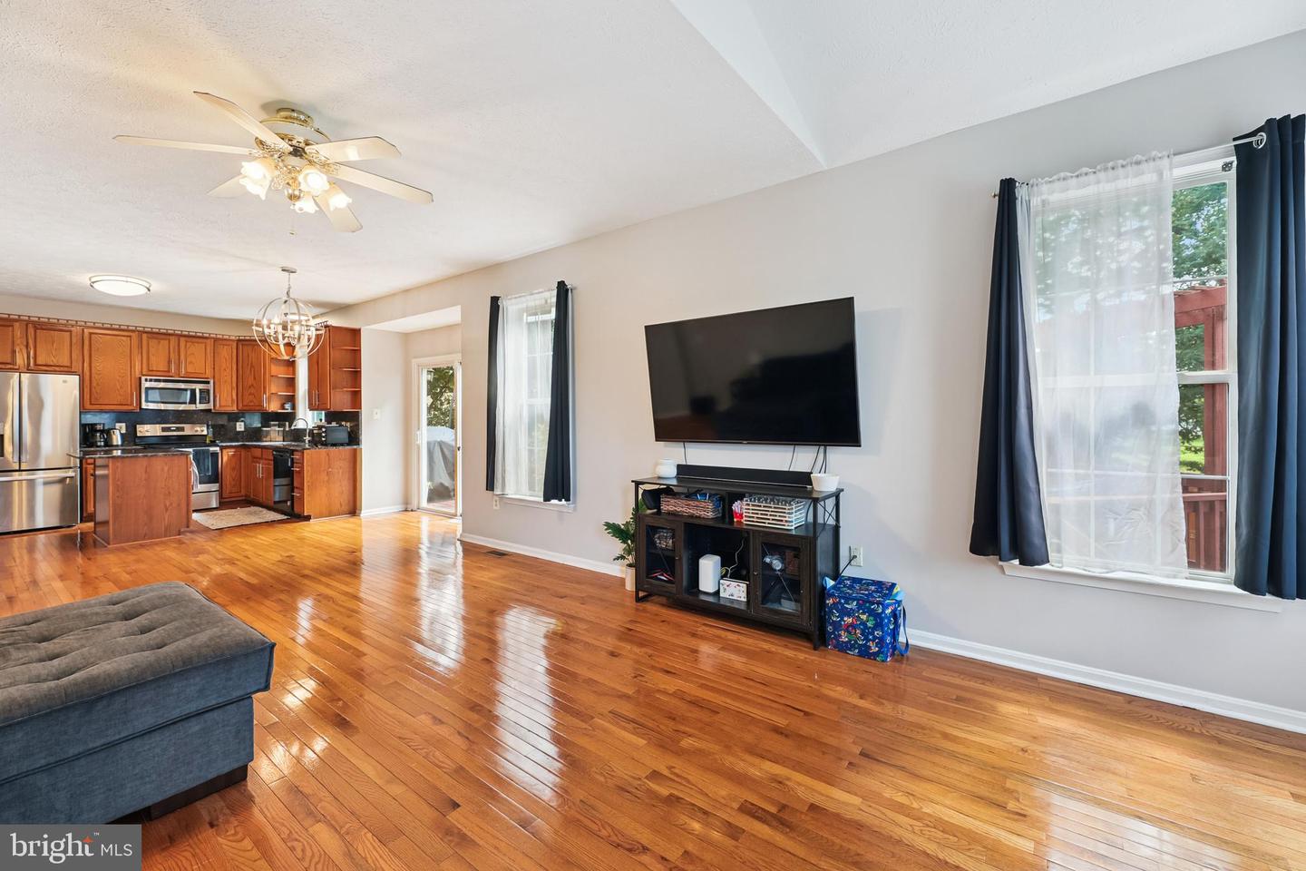 Waldorf, Maryland, 20603, United States, 4 Bedrooms Bedrooms, ,4 BathroomsBathrooms,Residential,For Sale,1918703