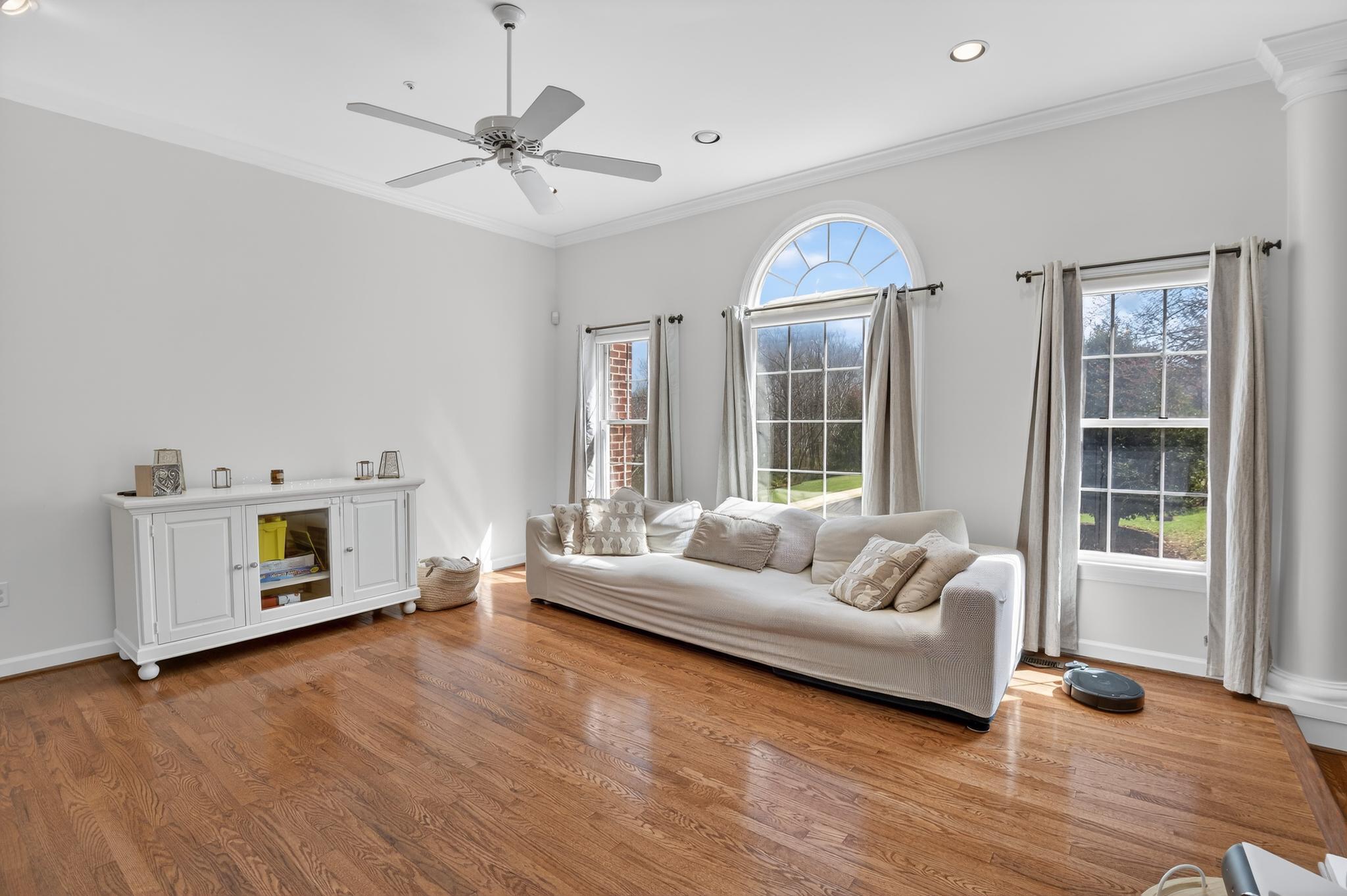 105 Crofton Hill Lane, Rockville, MD, 20850 - 物件實景