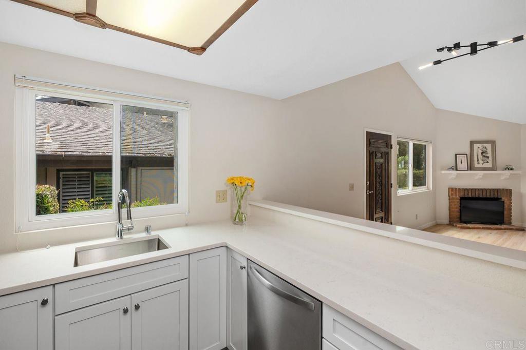 La Jolla, California, 92037, United States, 1 Bedroom Bedrooms, ,1 BathroomBathrooms,Residential,For Sale,1940701