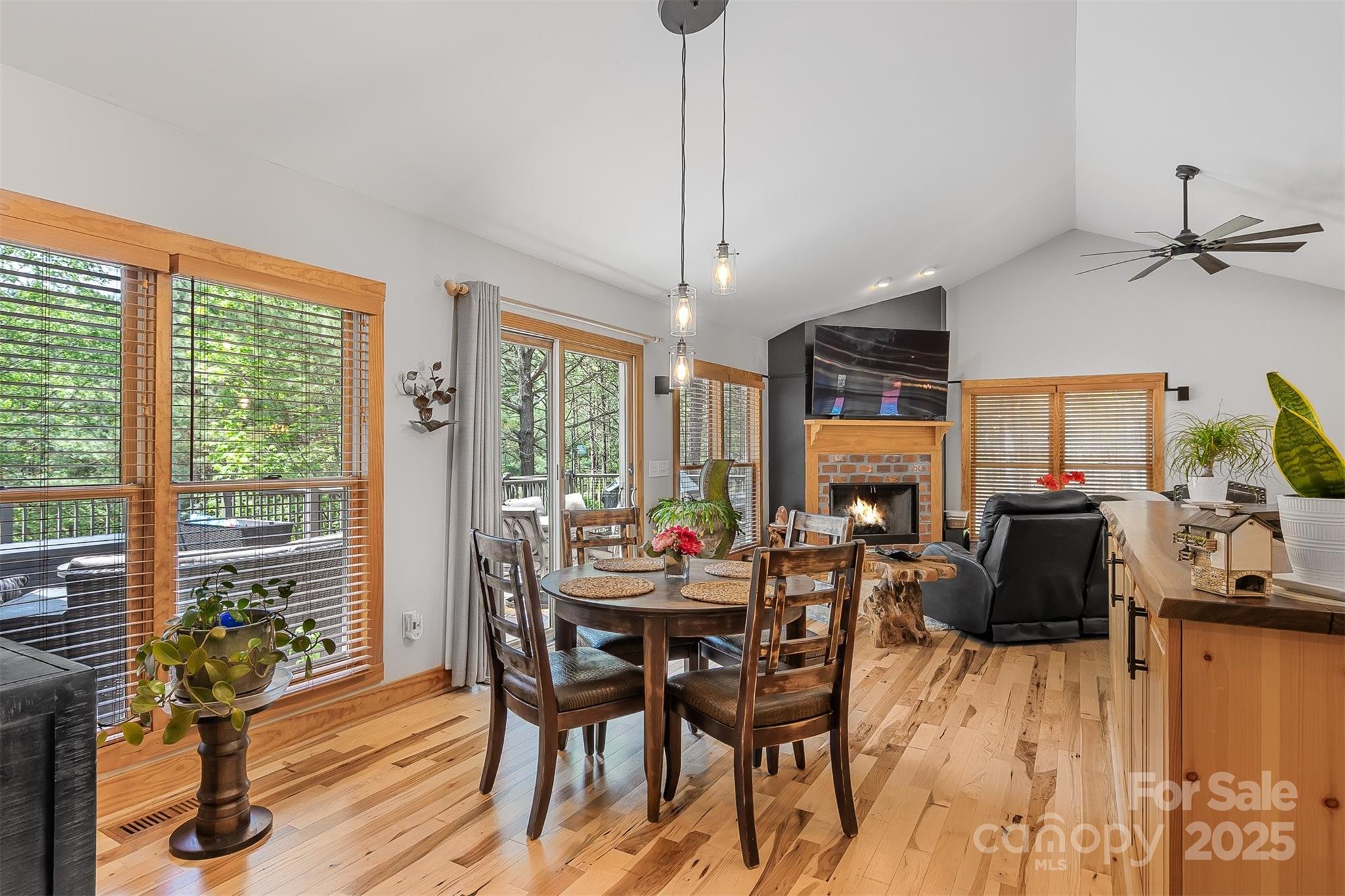 Granite Falls, North Carolina, 28630, United States, 3 Bedrooms Bedrooms, ,3 BathroomsBathrooms,Residential,For Sale,1794602